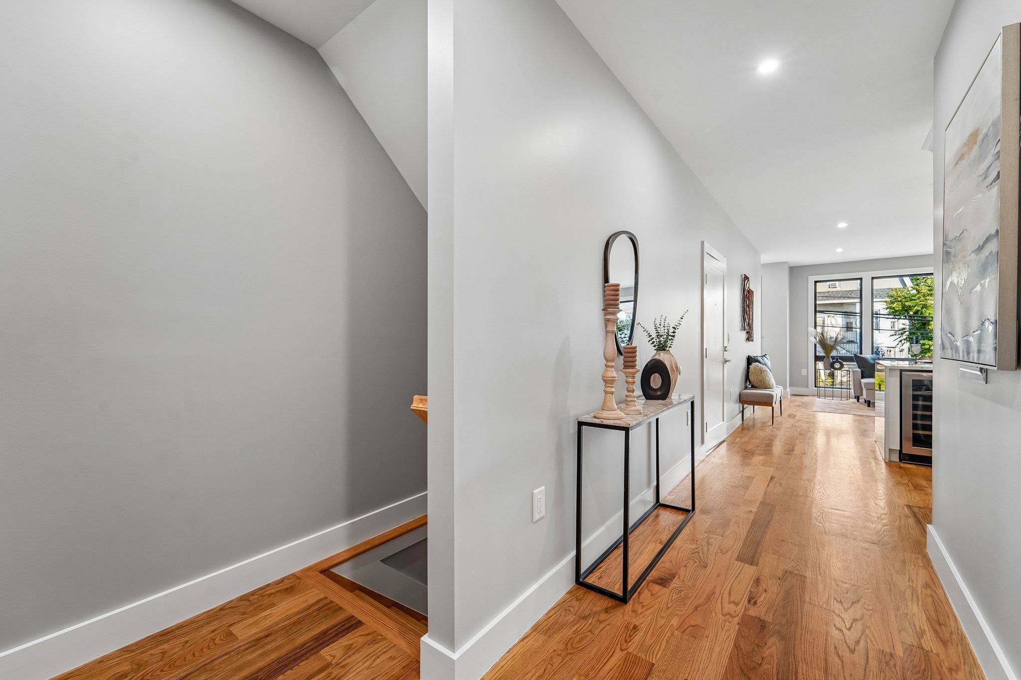 187 COLUMBIA AVE - Photo 4