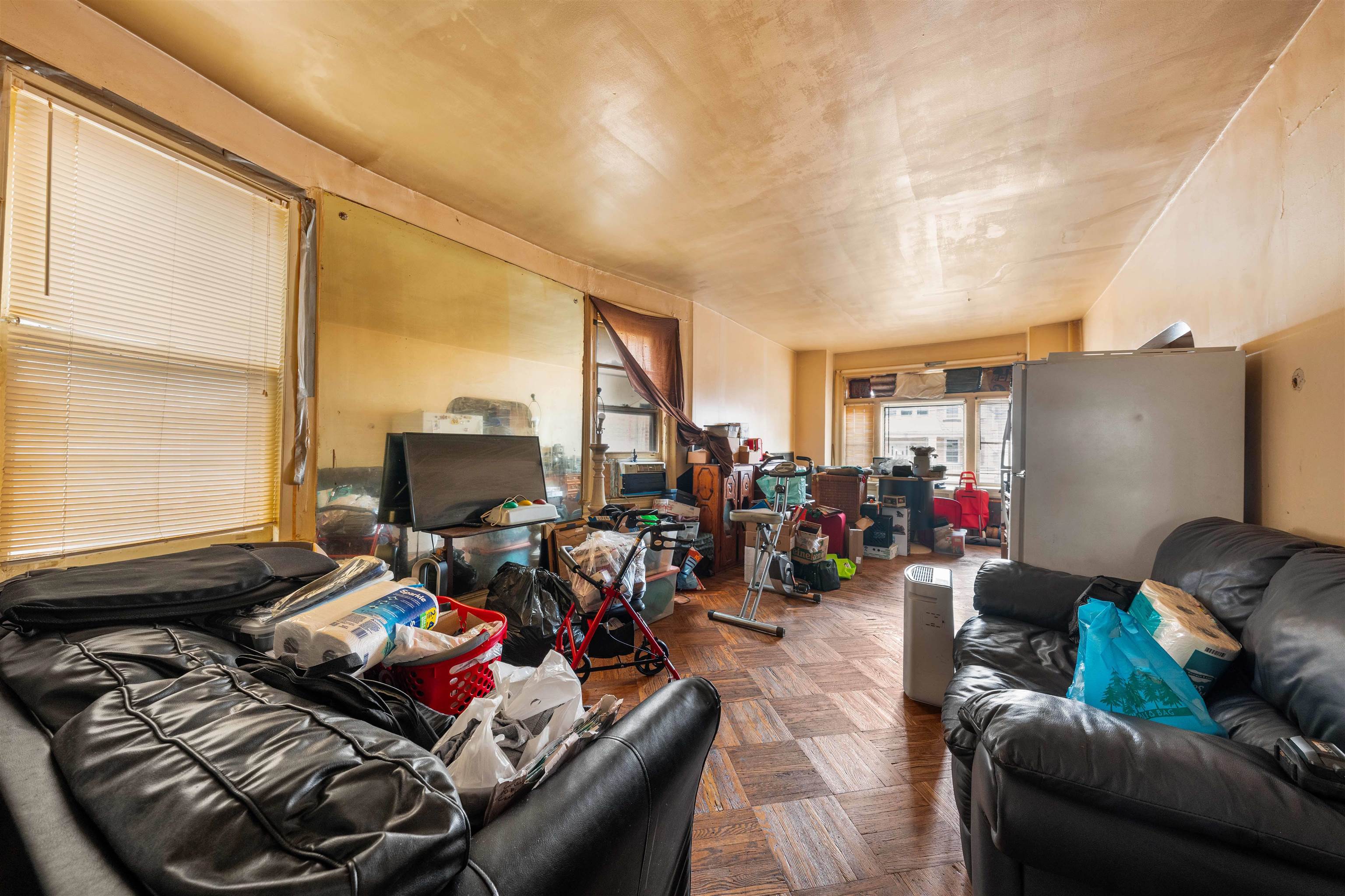 56 WADE ST - Photo 2