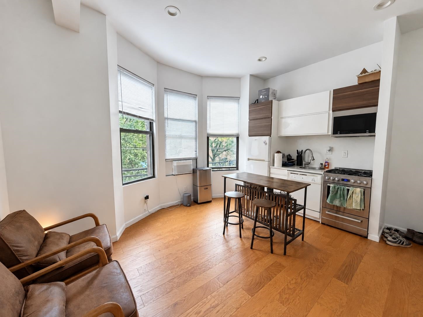 193 OGDEN AVE - Photo 3