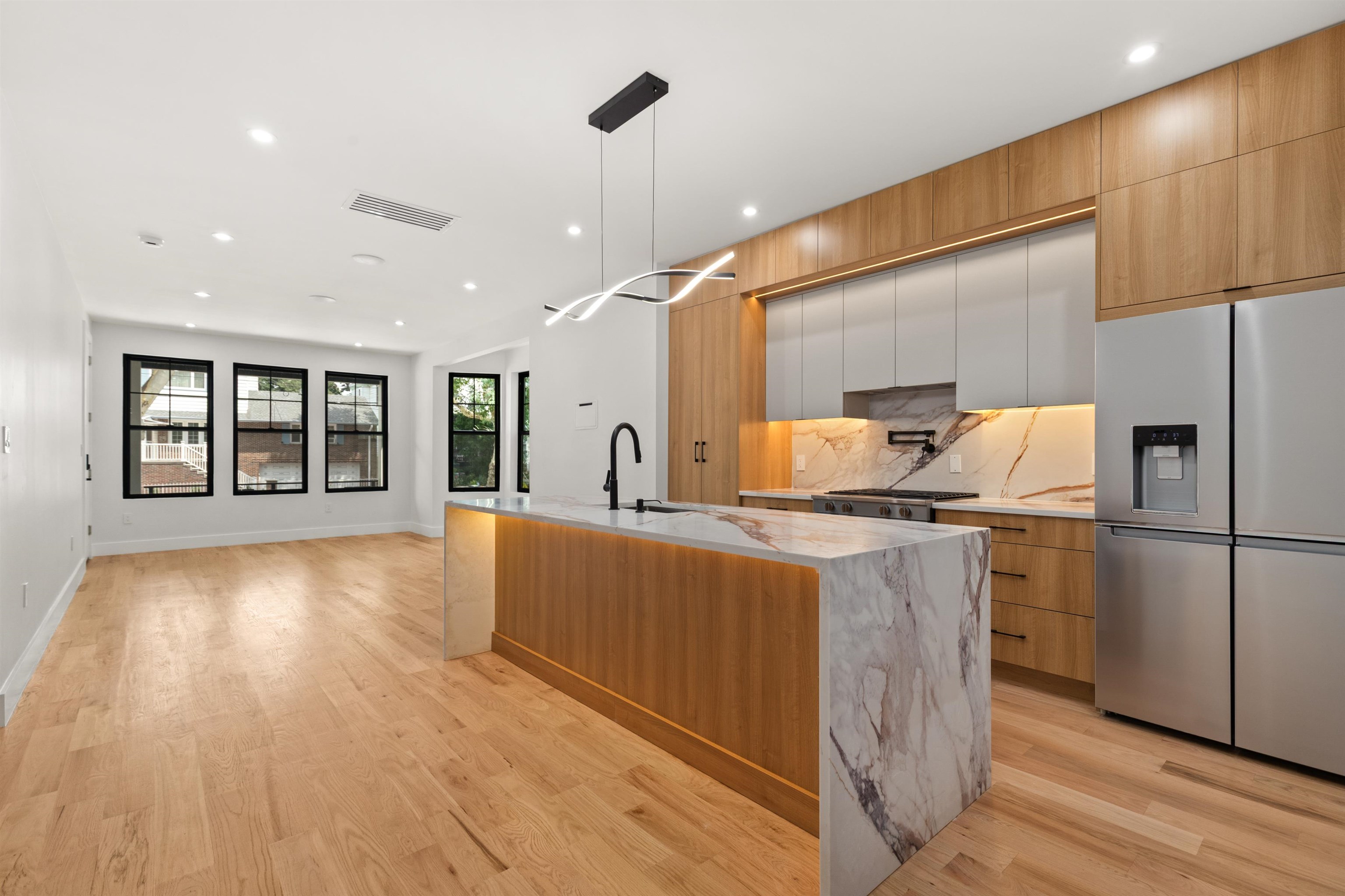 85 SHERMAN PL - Photo 4