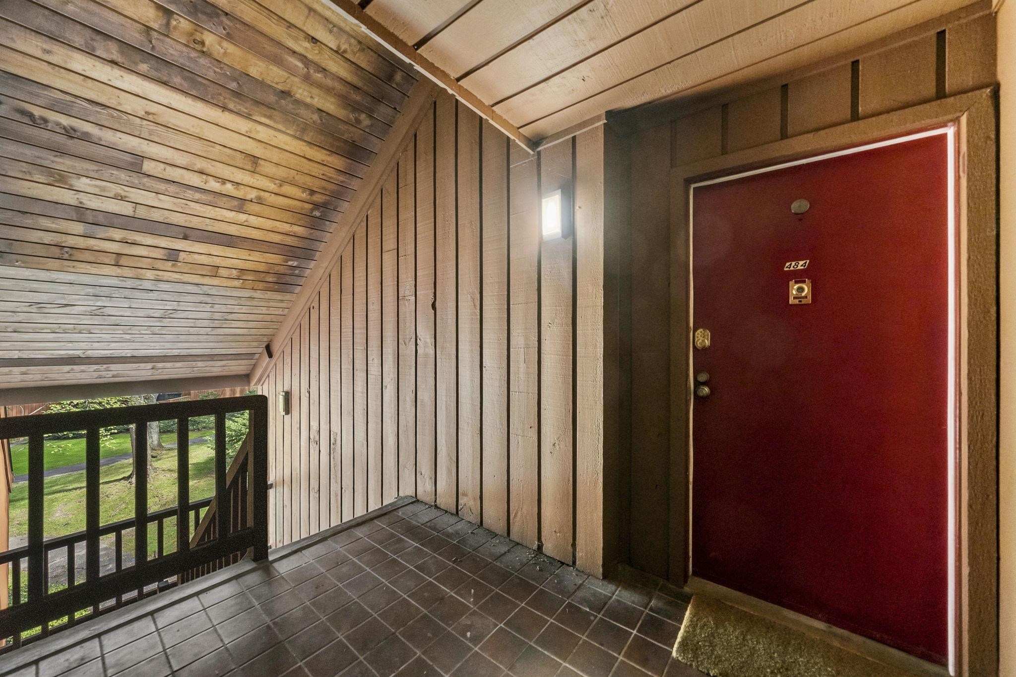 484 TEAL PLAZA - Photo 2
