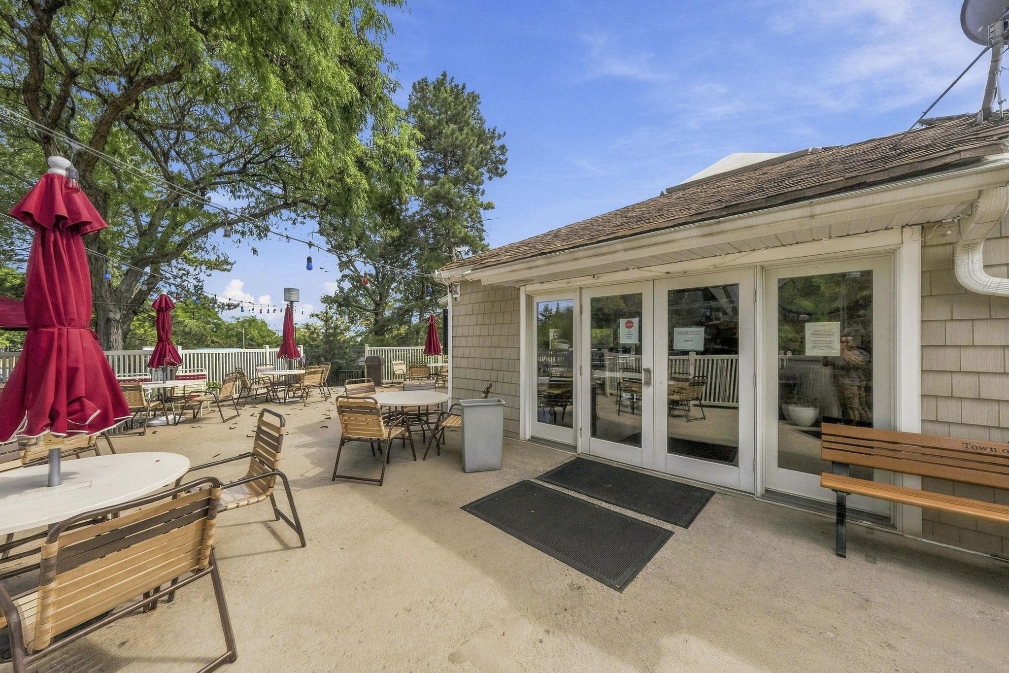 484 TEAL PLAZA - Photo 4