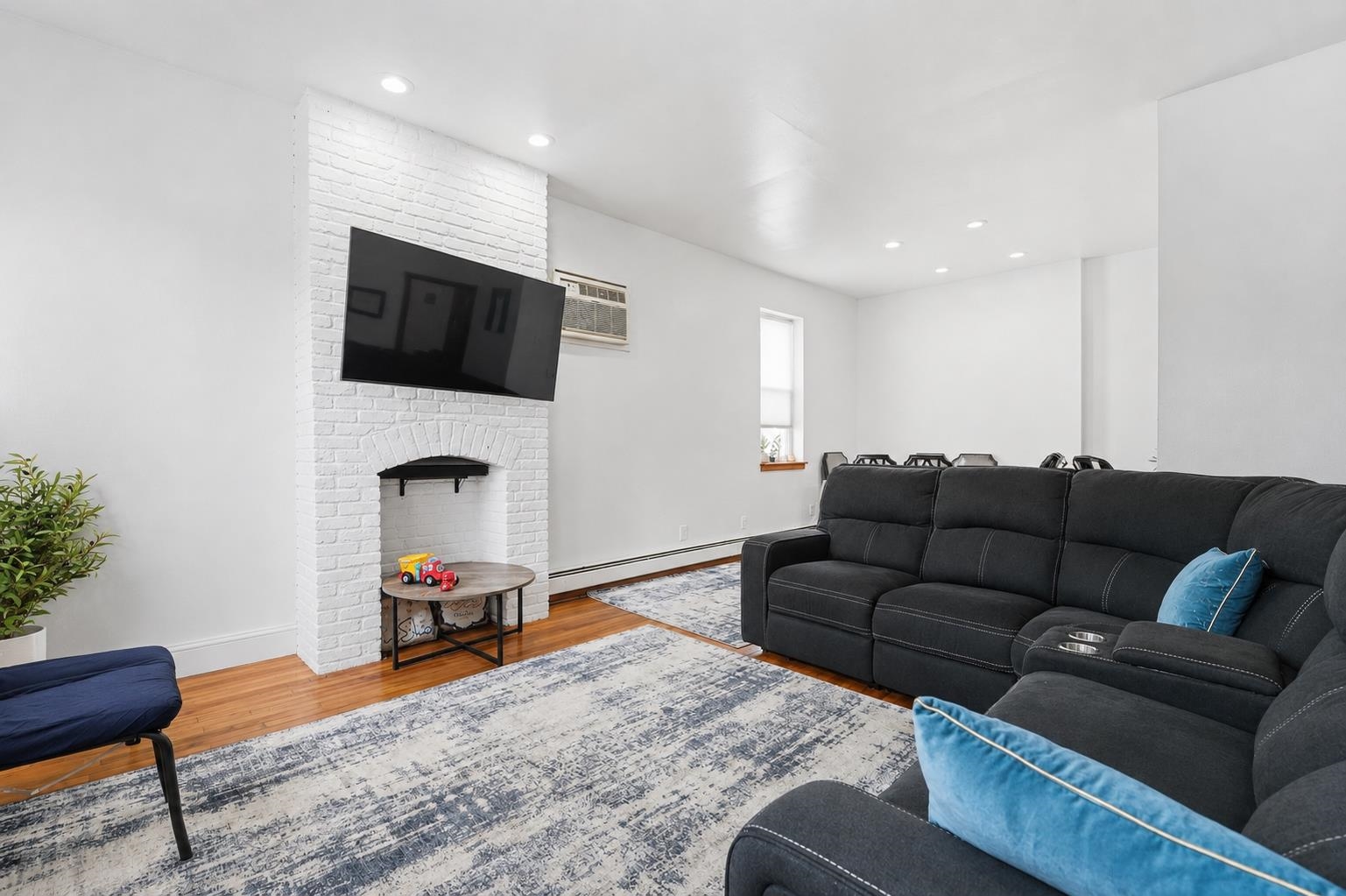 1802 PALISADE AVE - Photo 4