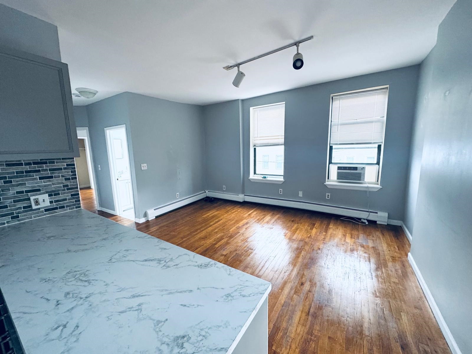 336 4TH ST - Photo 4
