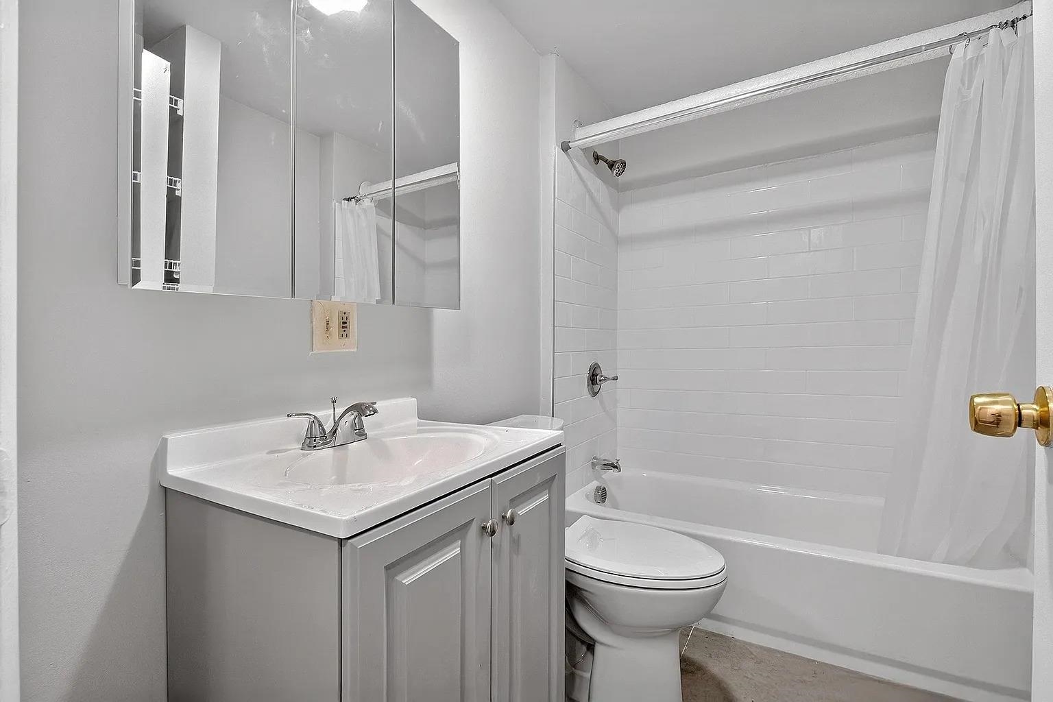 761 AVENUE A - Photo 5