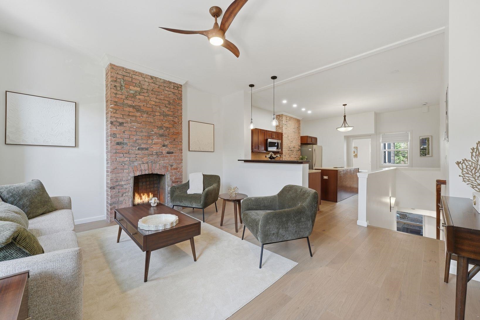 422 OGDEN AVE - Photo 3