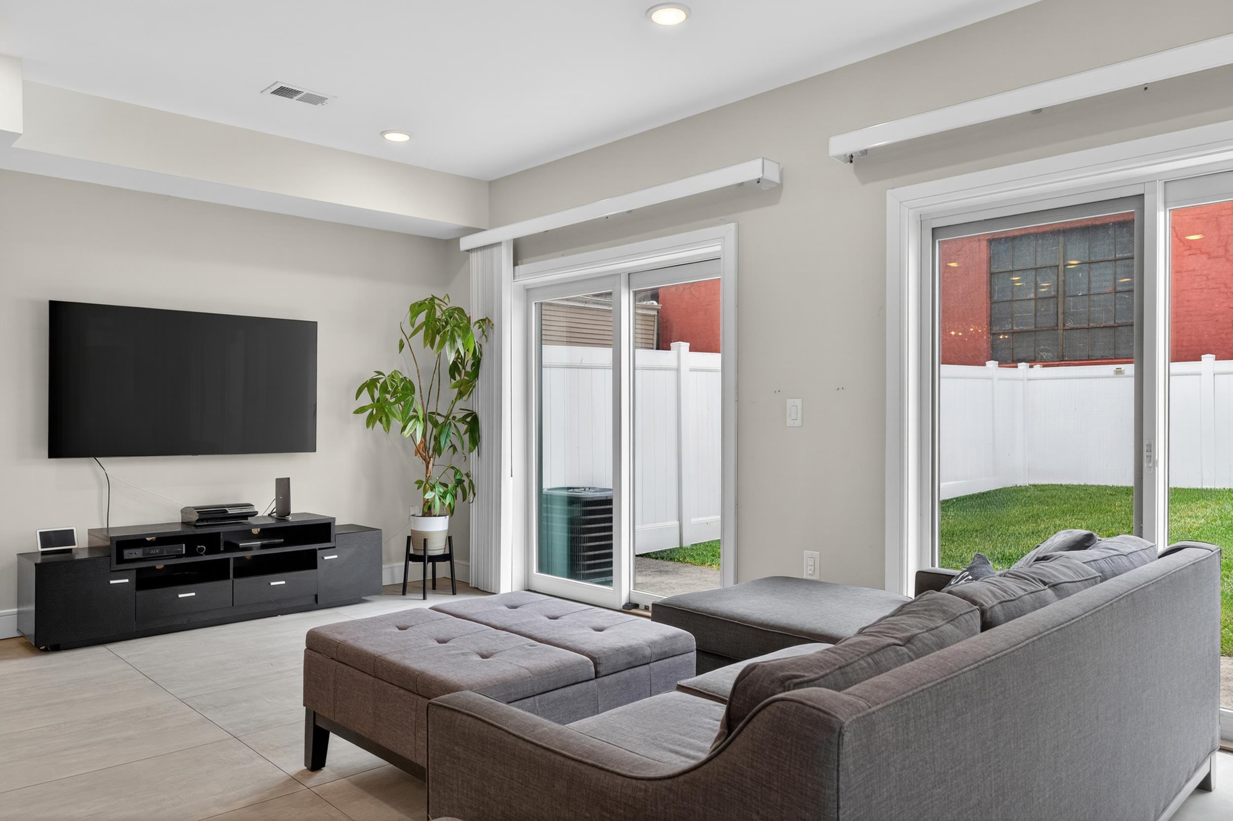 1175 SUMMIT AVE - Photo 2