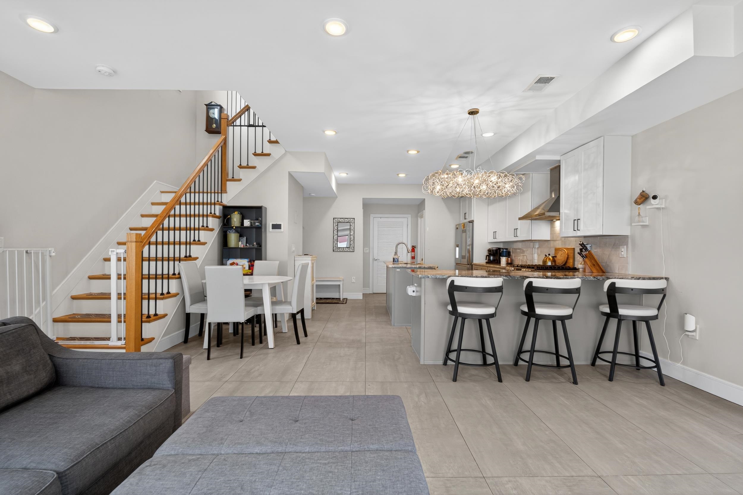 1175 SUMMIT AVE - Photo 3