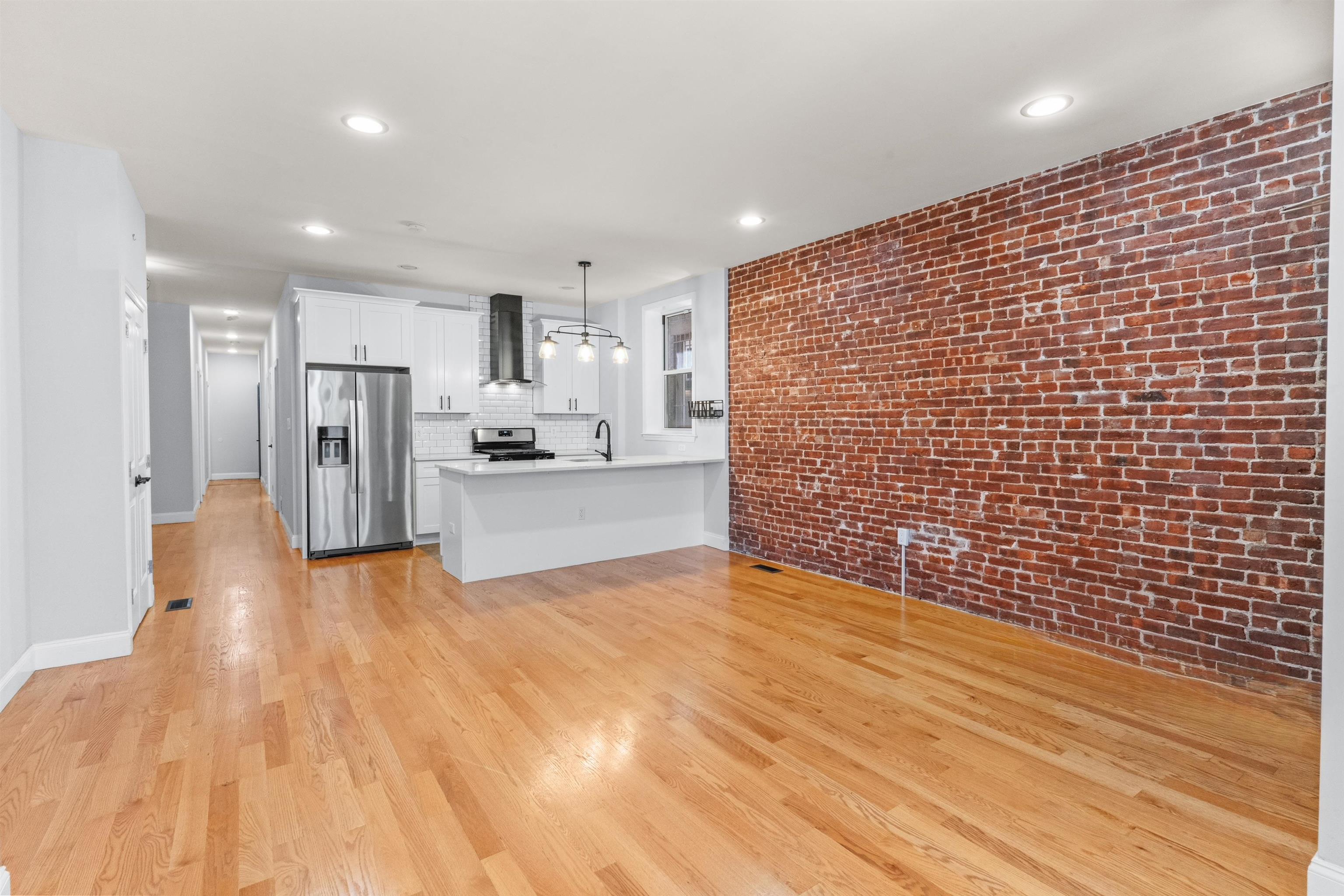 2124 NEW YORK AVE - Photo 3