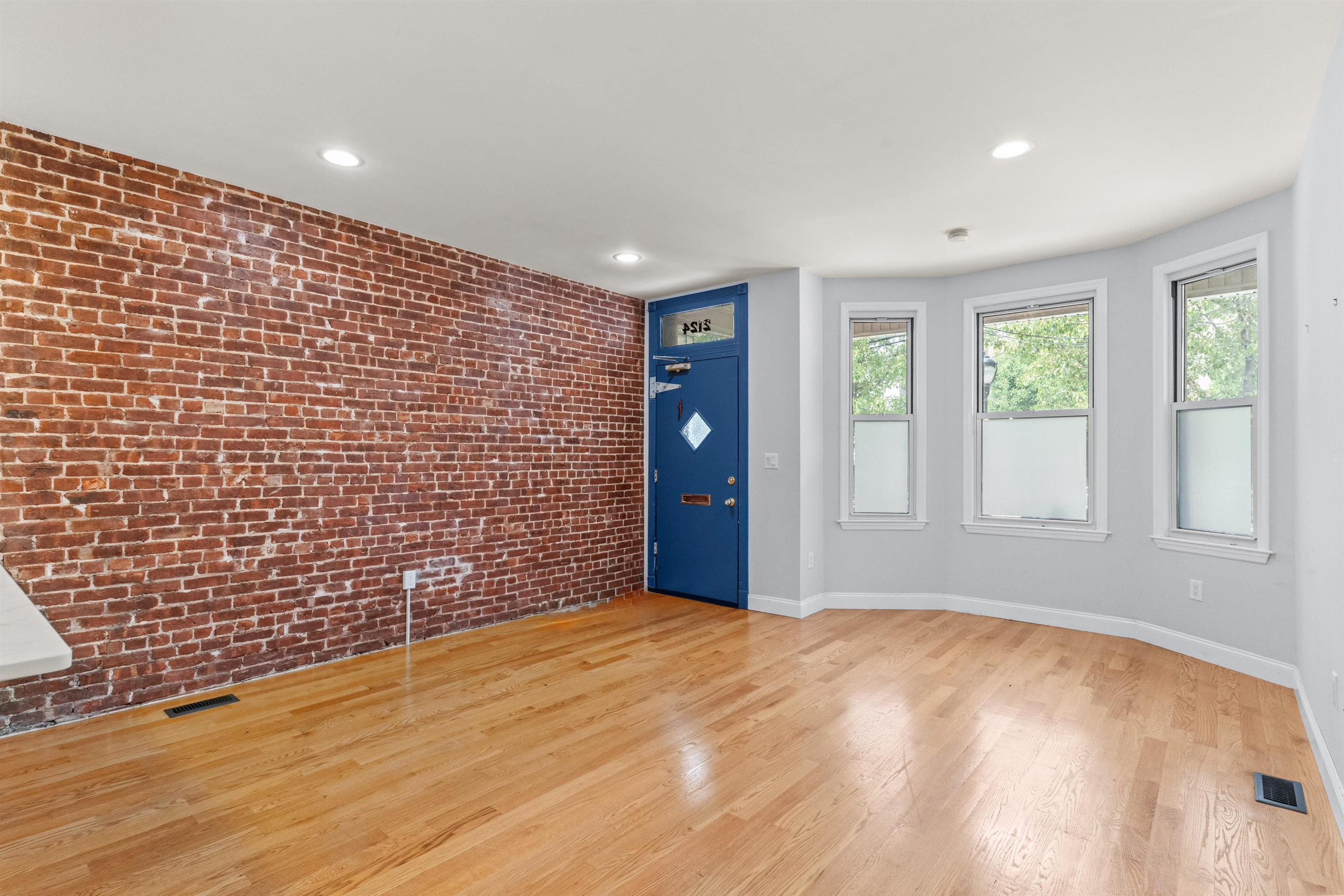 2124 NEW YORK AVE - Photo 4