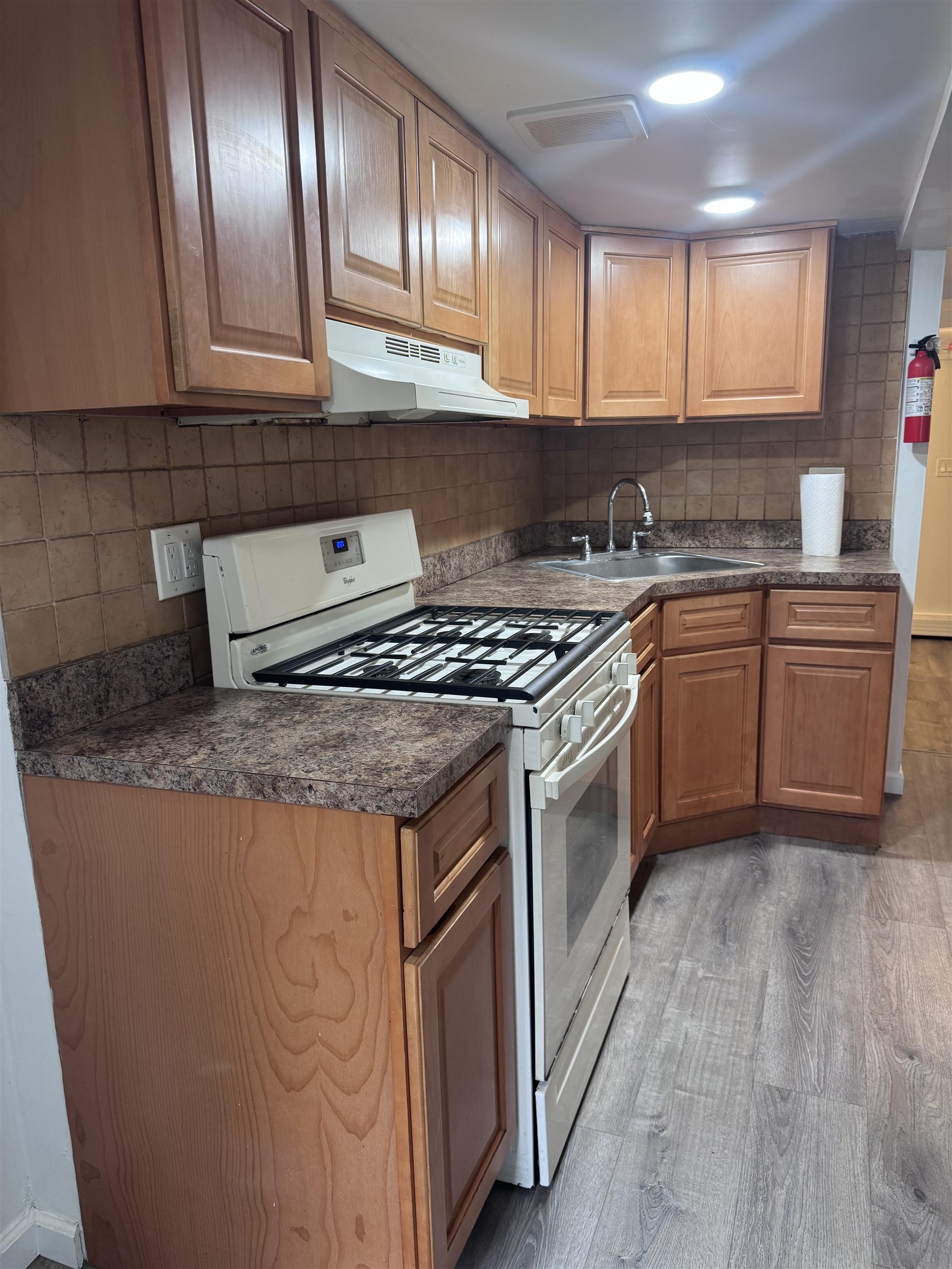 309 14TH ST - Photo 4