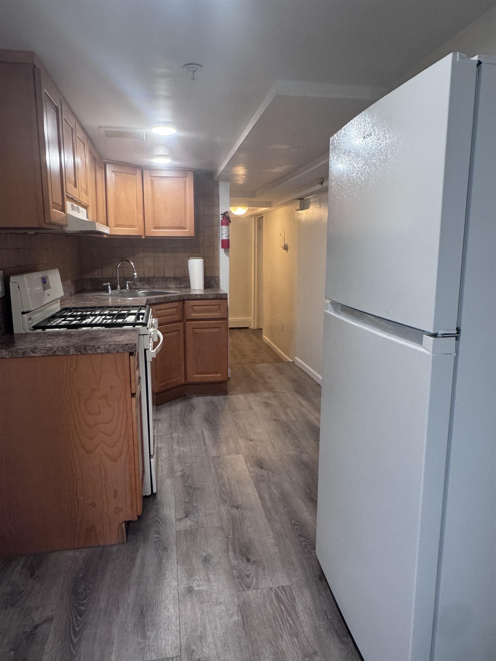 309 14TH ST - Photo 5