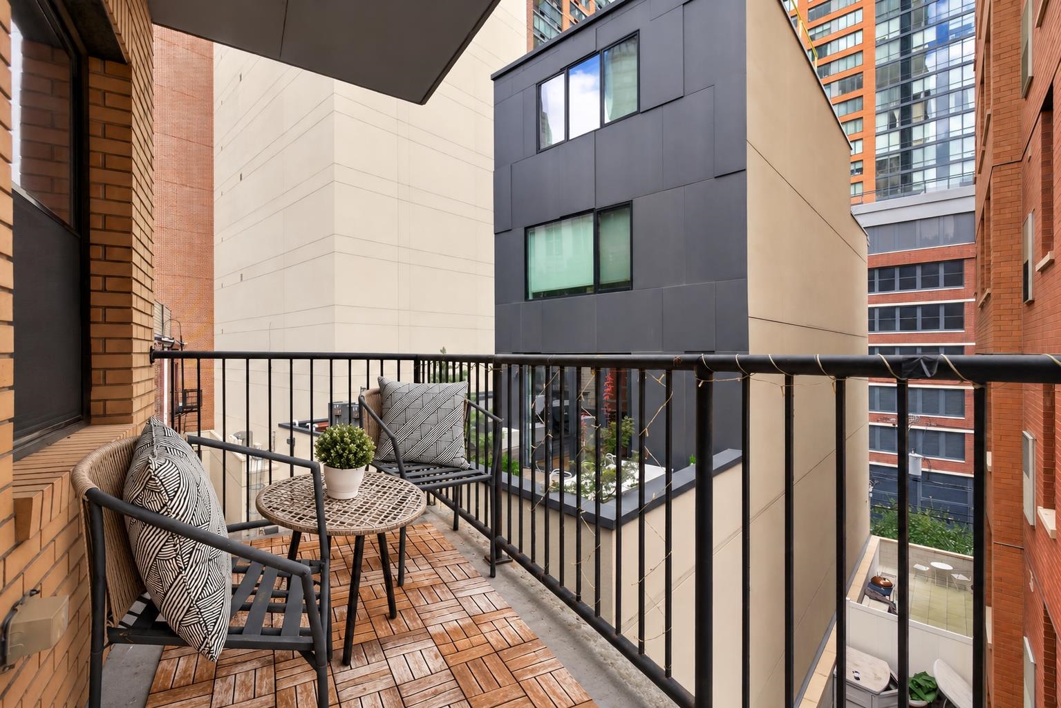 154 STEUBEN ST #503