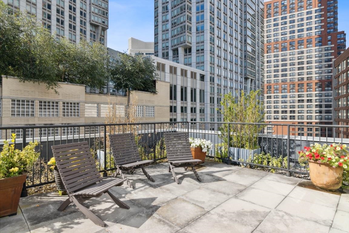 154 STEUBEN ST #503