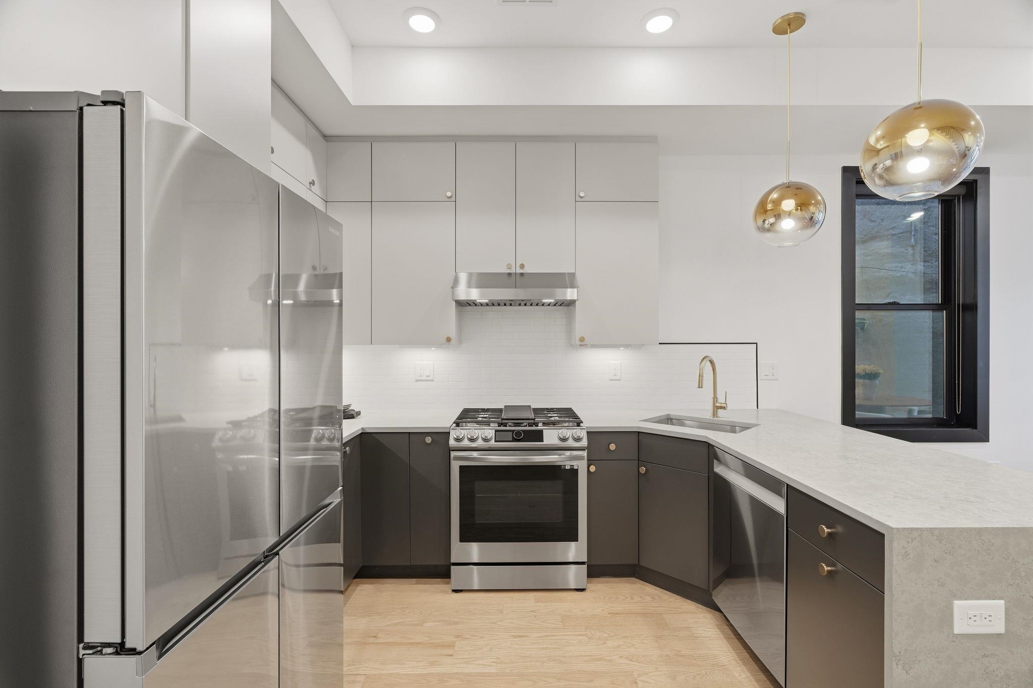20 WESTERVELT PL #2-FRONT