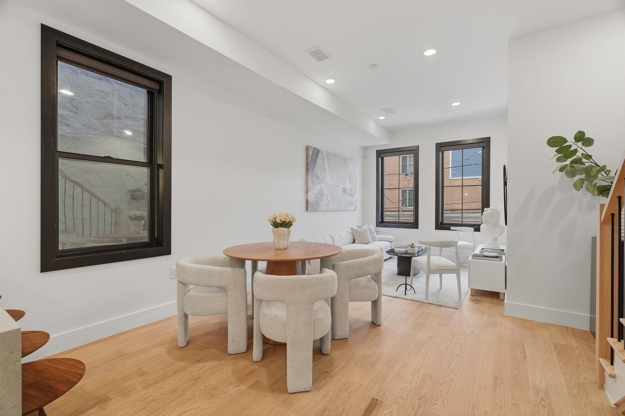 20 WESTERVELT PL #2-FRONT