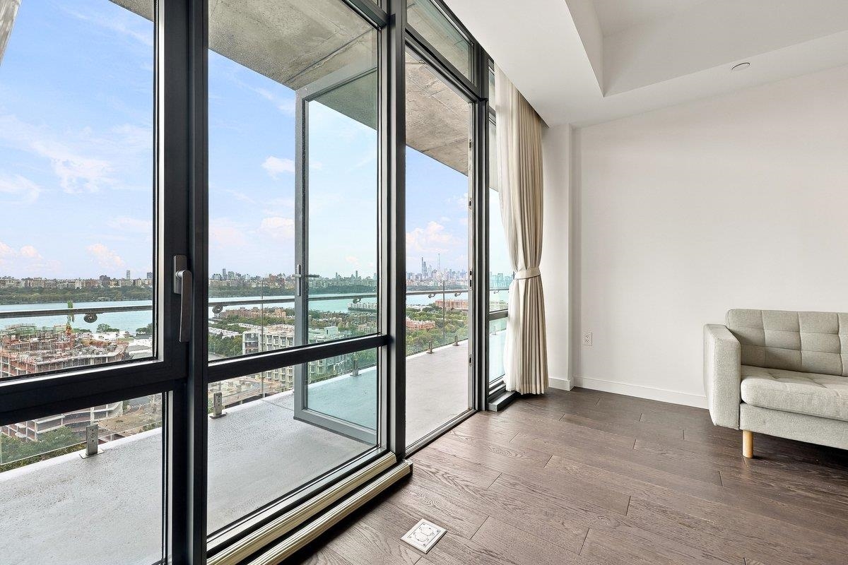 320 ADOLPHUS AVE - Photo 5