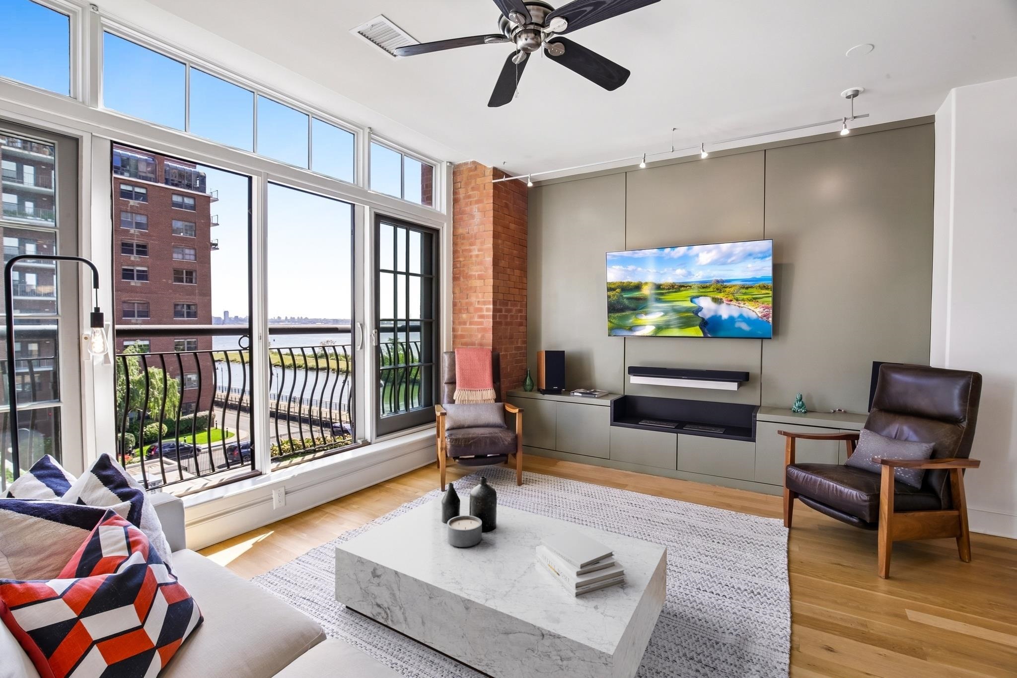 174 WASHINGTON ST - Photo 2