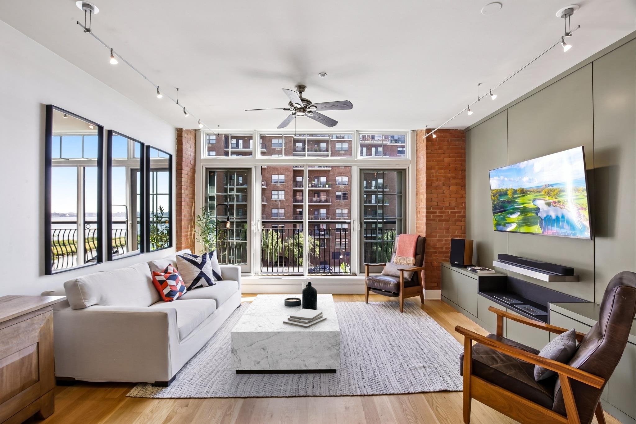 174 WASHINGTON ST - Photo 3