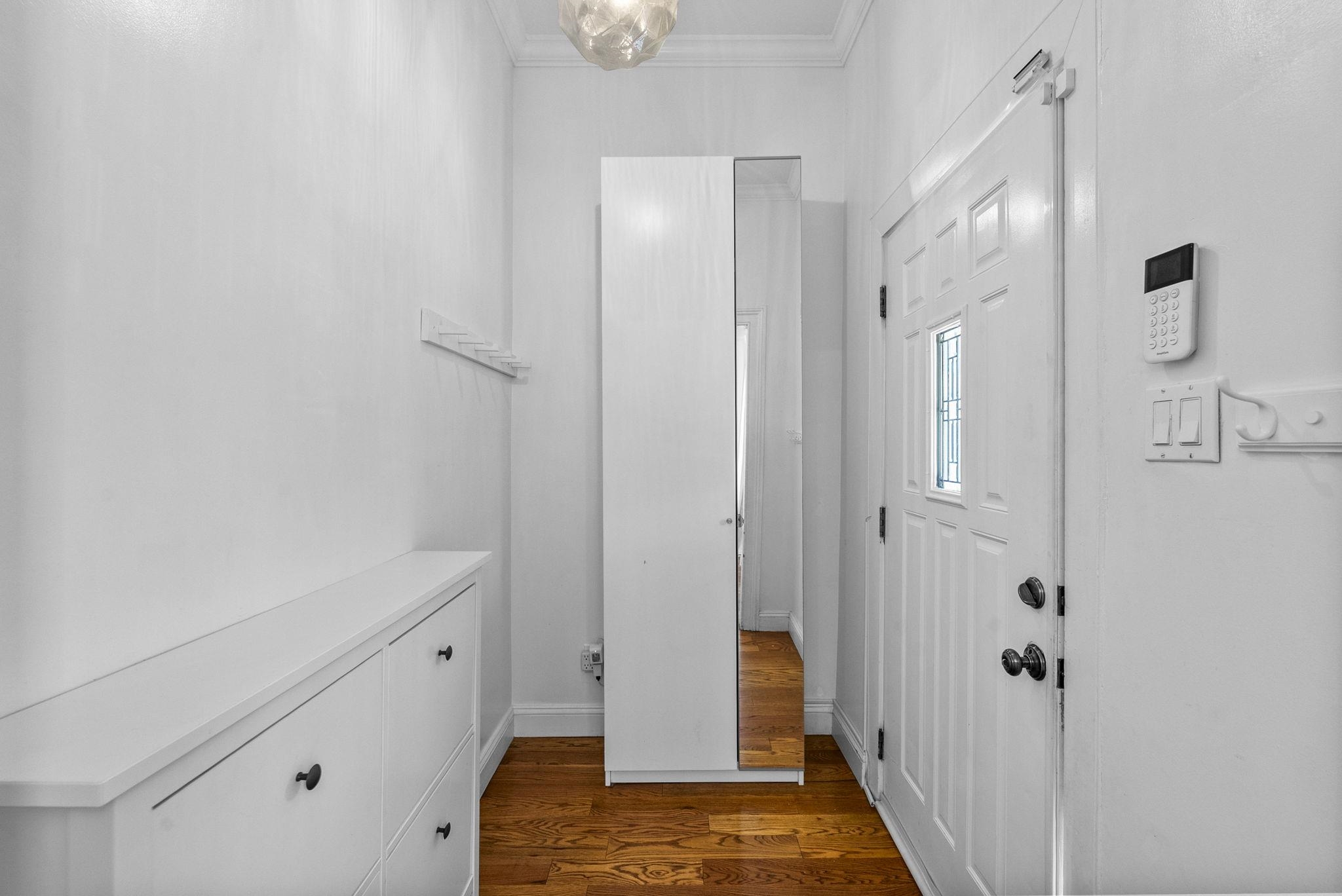 66 IRVING ST - Photo 4