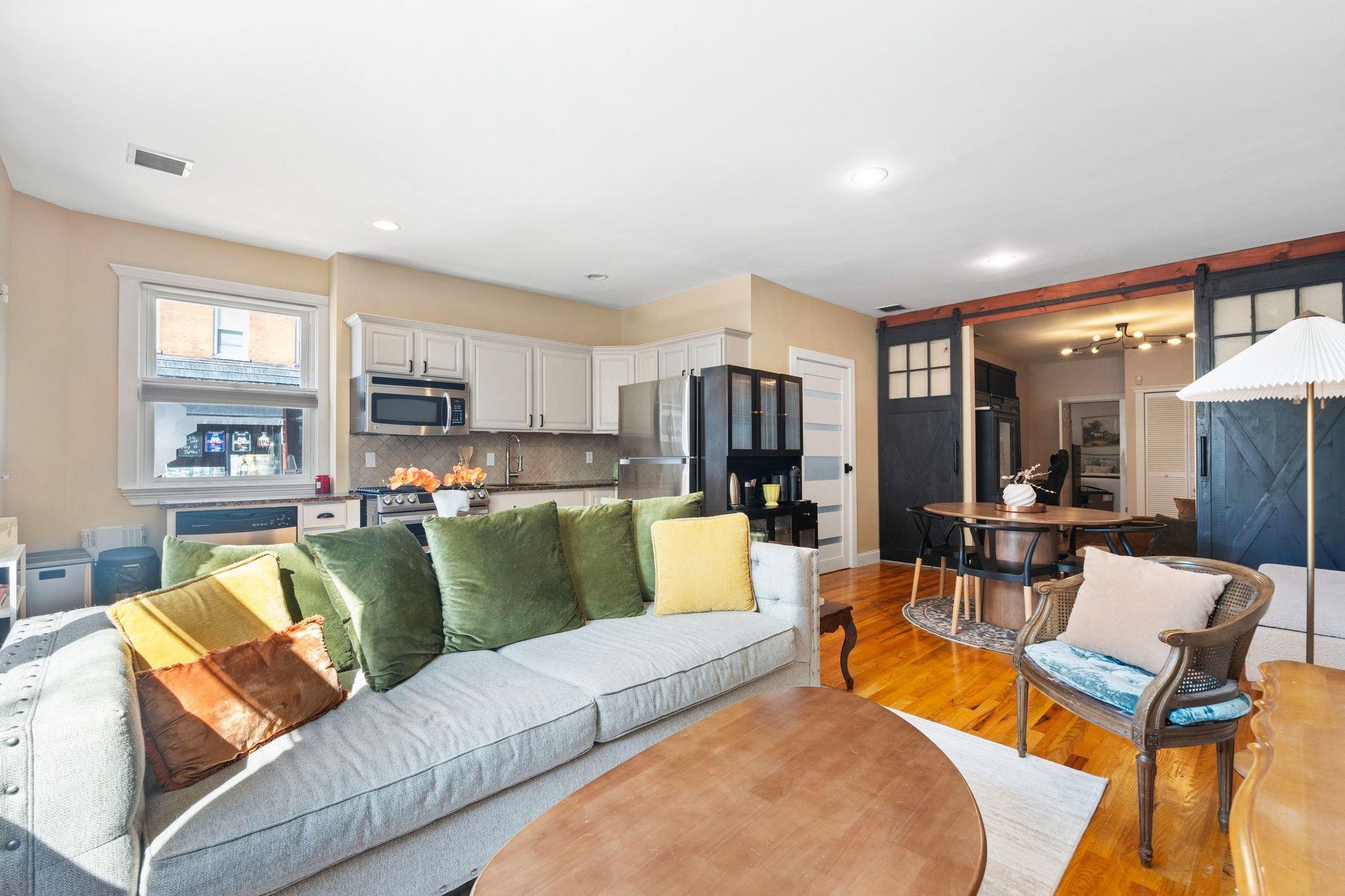 220 7TH ST - Photo 4