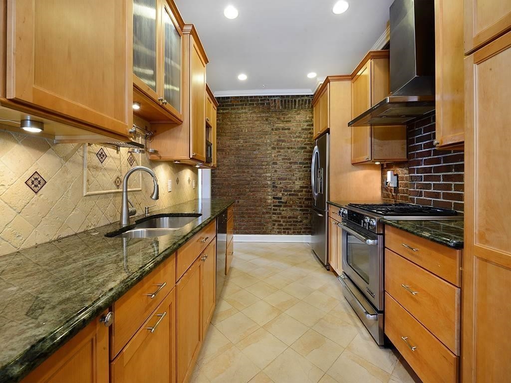 501 PARK AVE - Photo 4