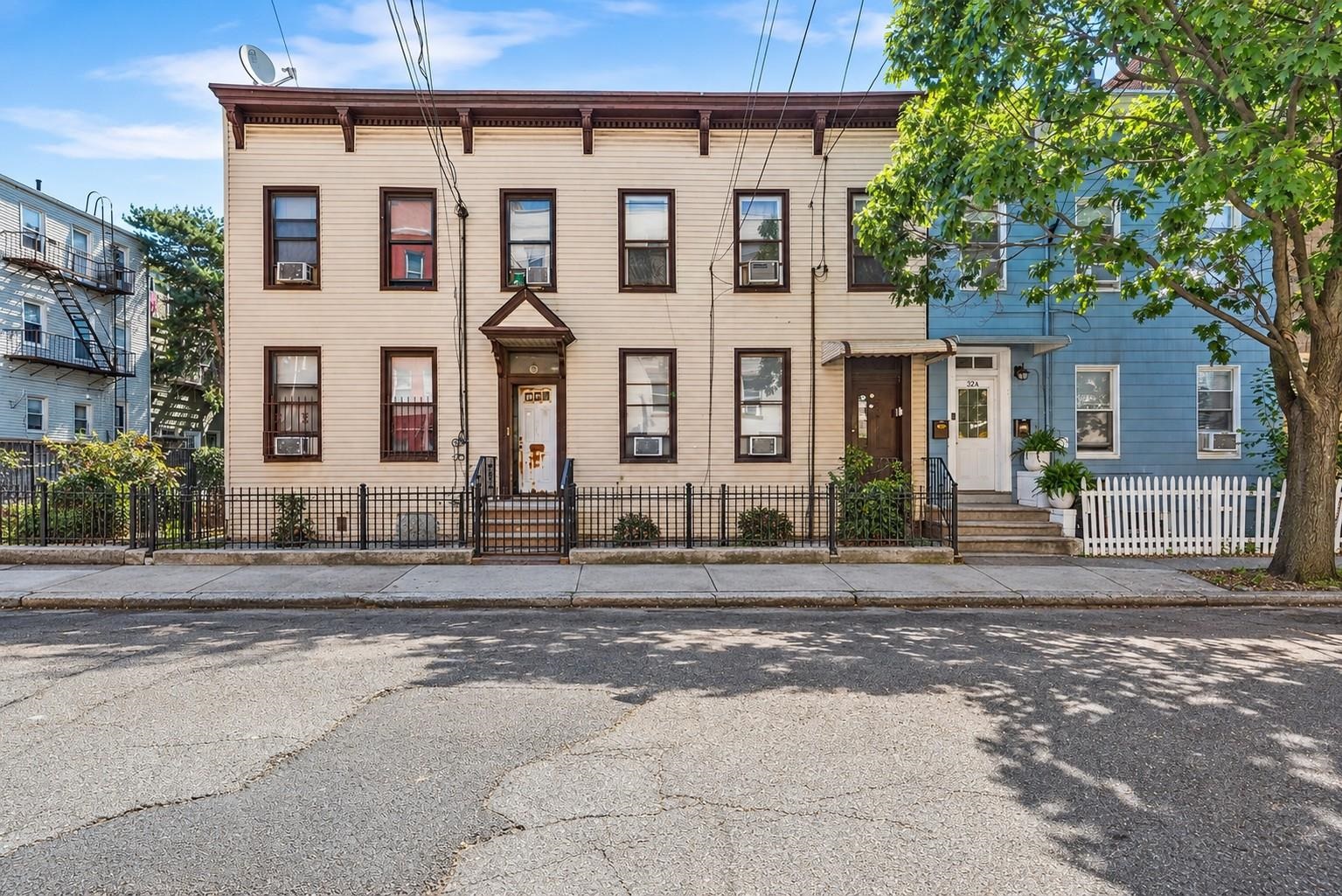 34 CONCORD ST - Photo 2