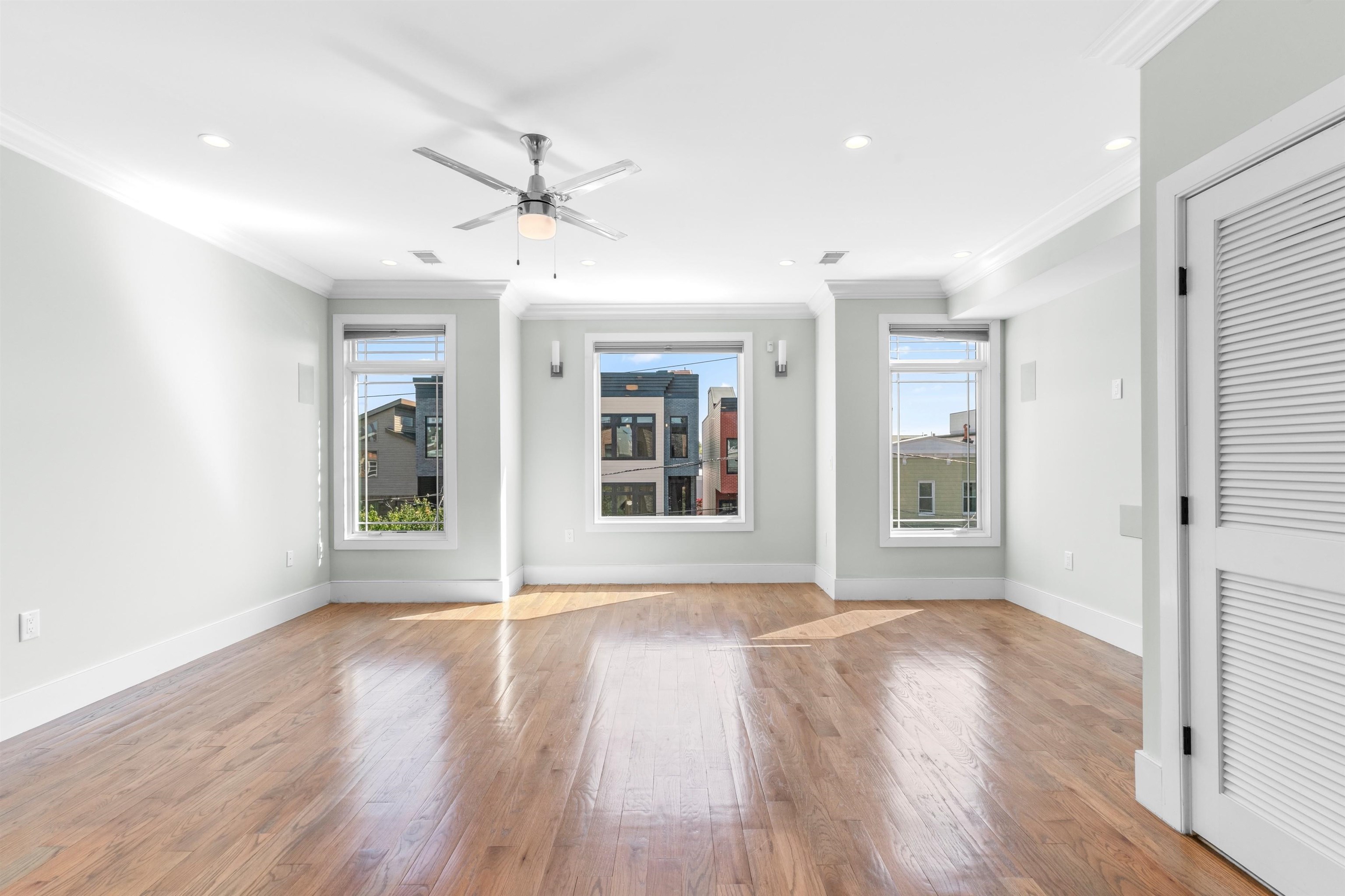 104 POPLAR ST - Photo 4