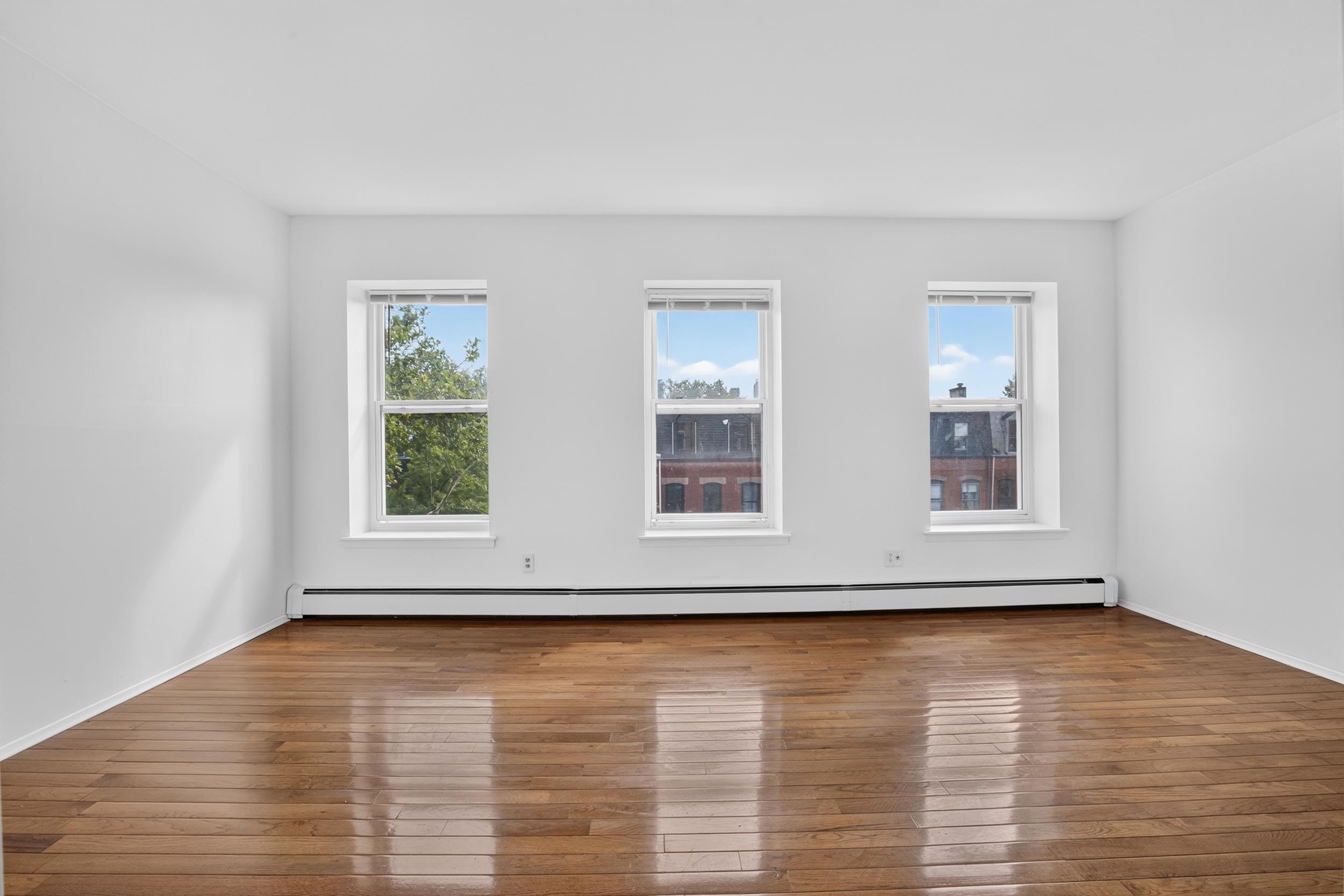 540 BRAMHALL AVE - Photo 3