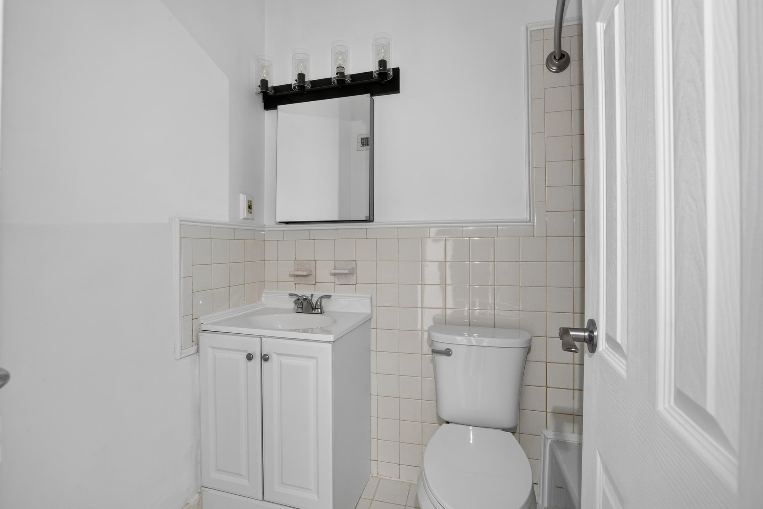 540 BRAMHALL AVE - Photo 5