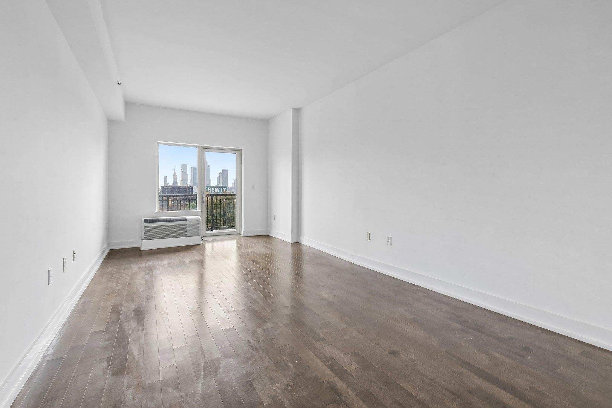 3312 HUDSON AVE - Photo 4