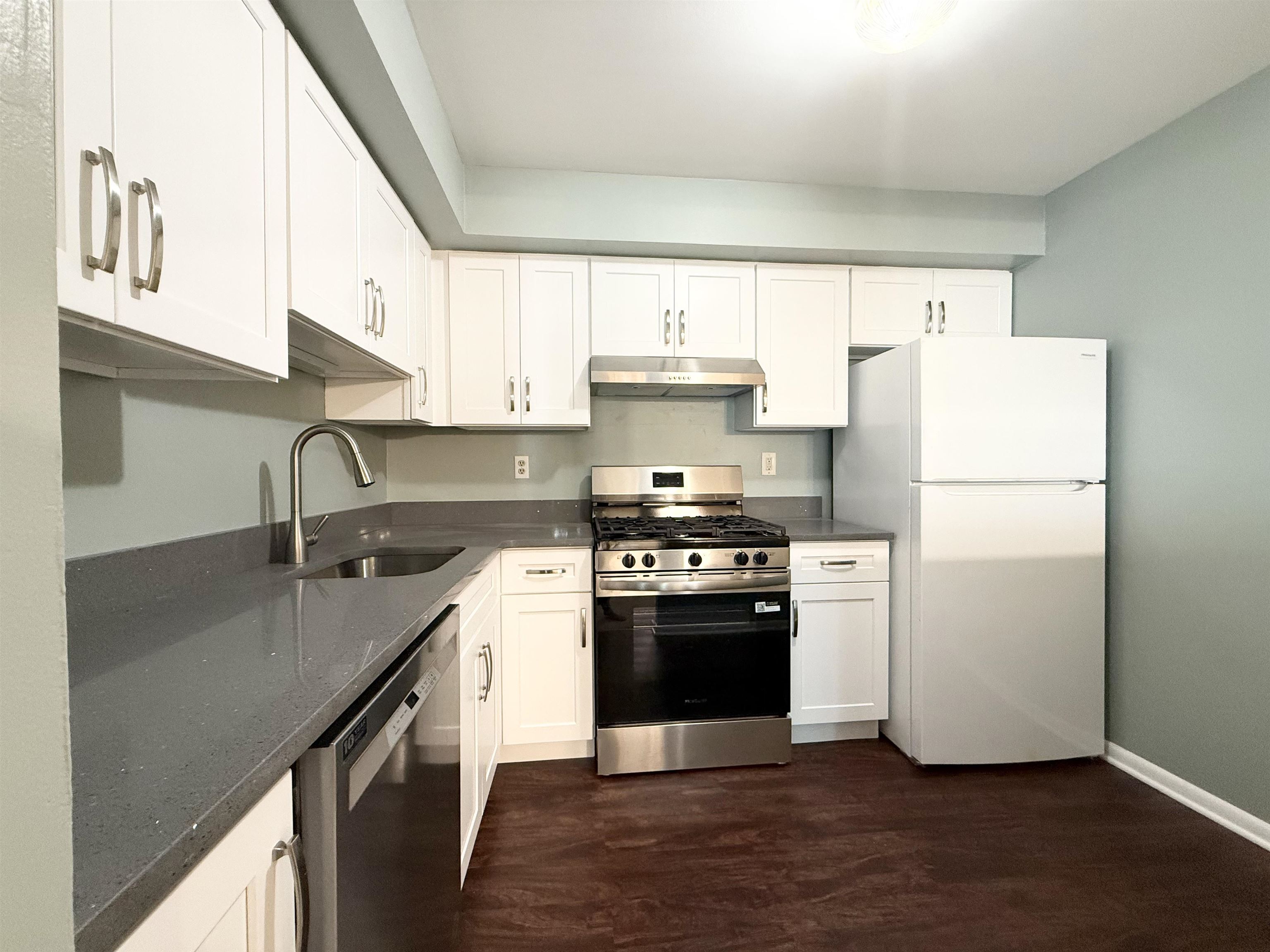 112 LOWELL CT - Photo 3