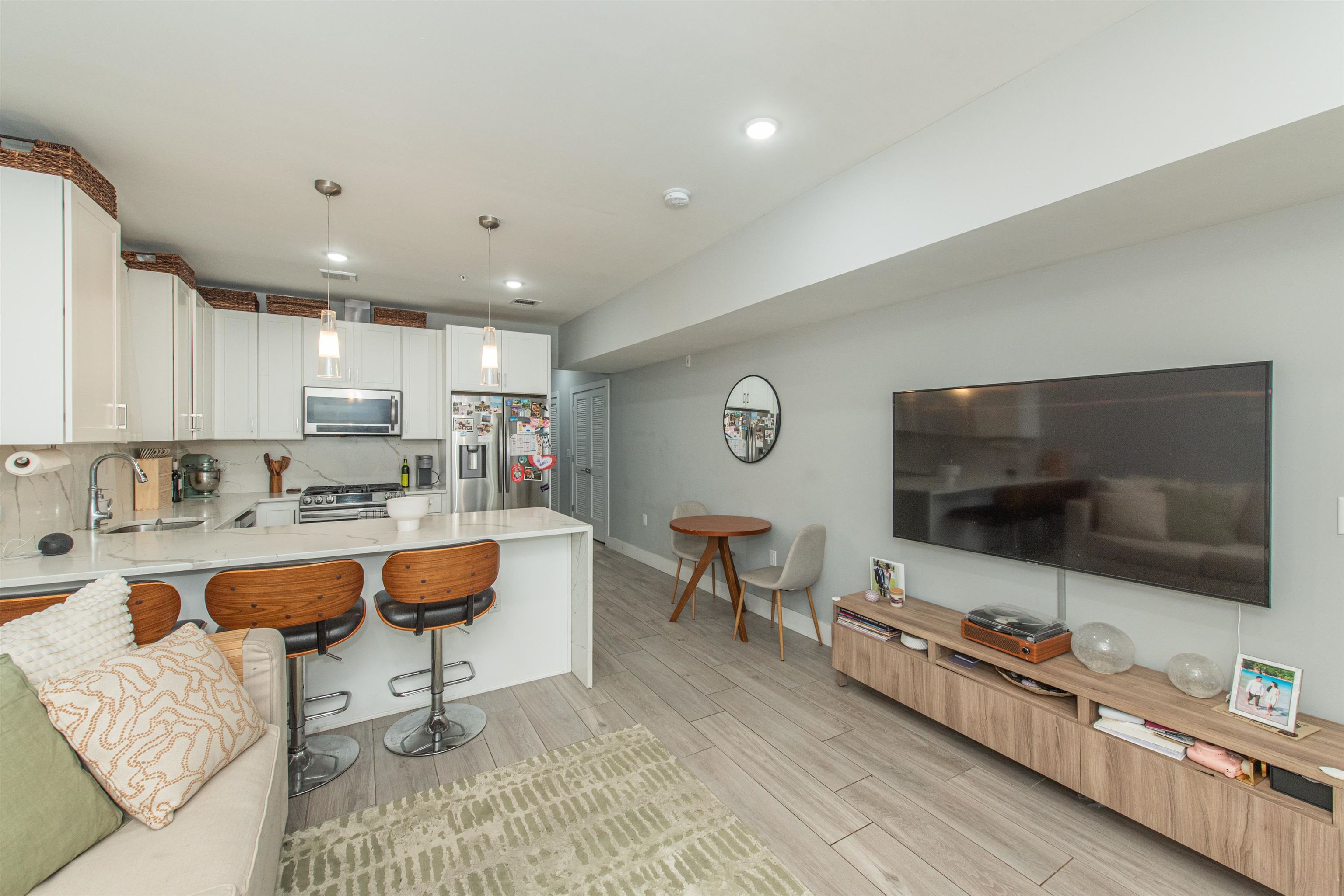84 FERRY ST - Photo 5