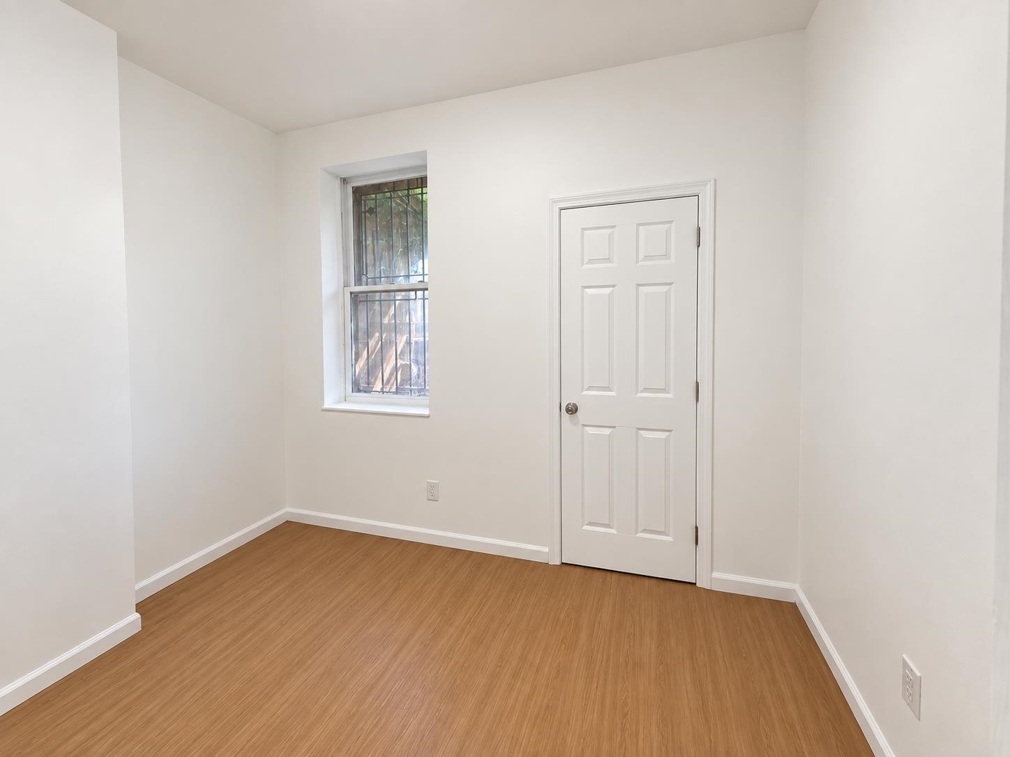 794 OCEAN AVE - Photo 3