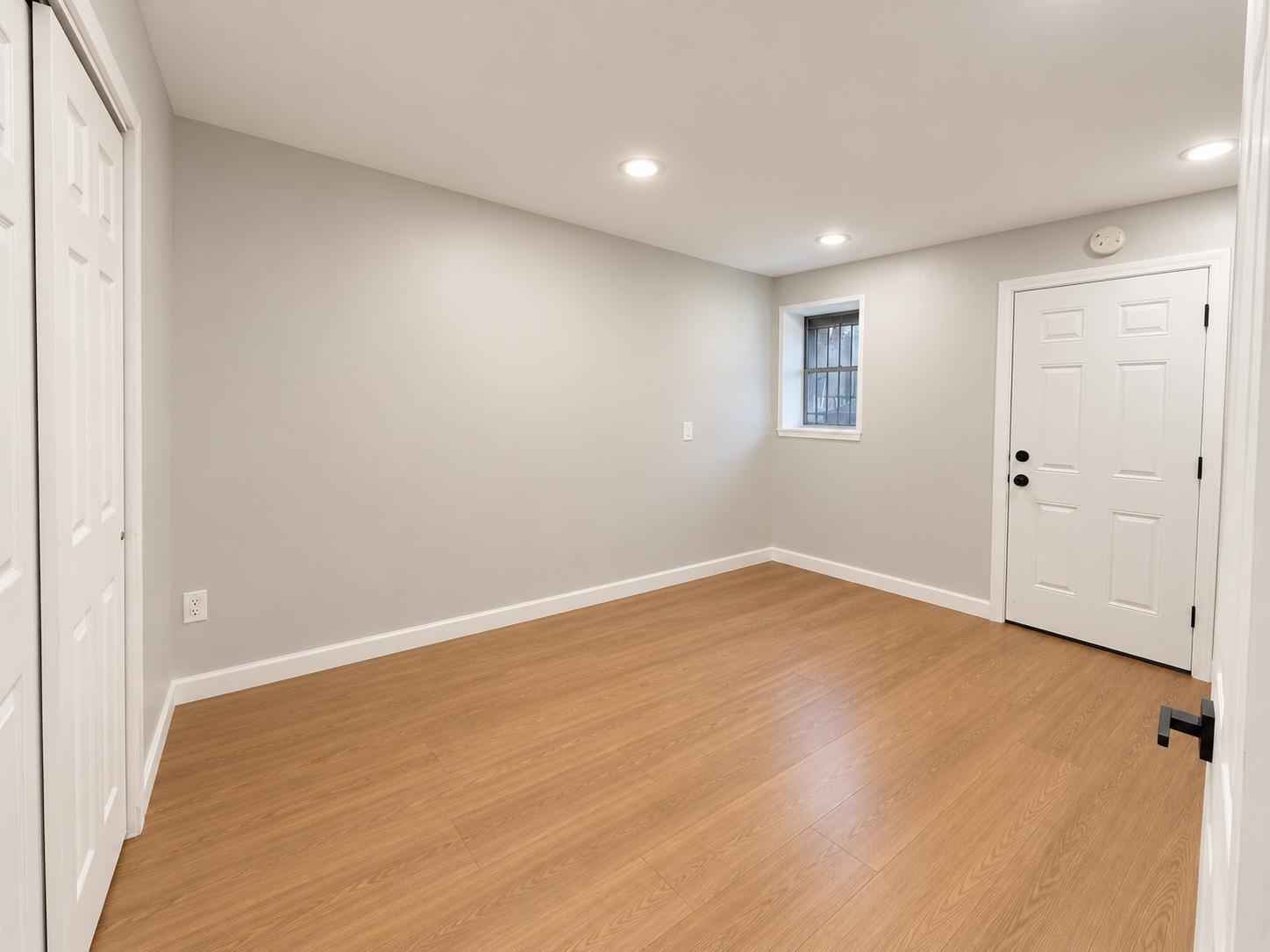 794 OCEAN AVE - Photo 4