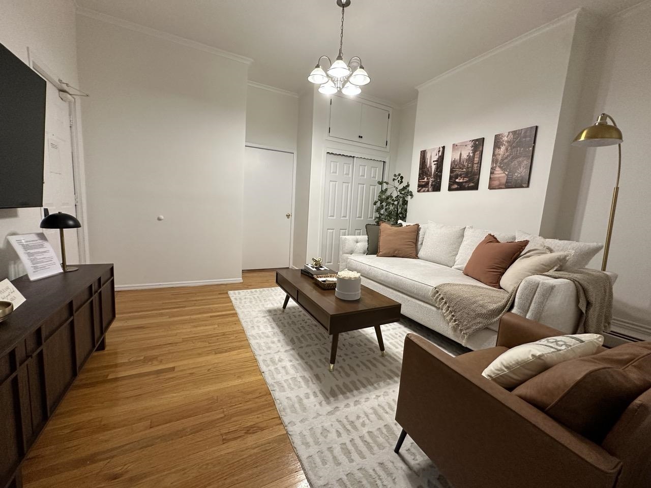 310 BLOOMFIELD ST - Photo 2