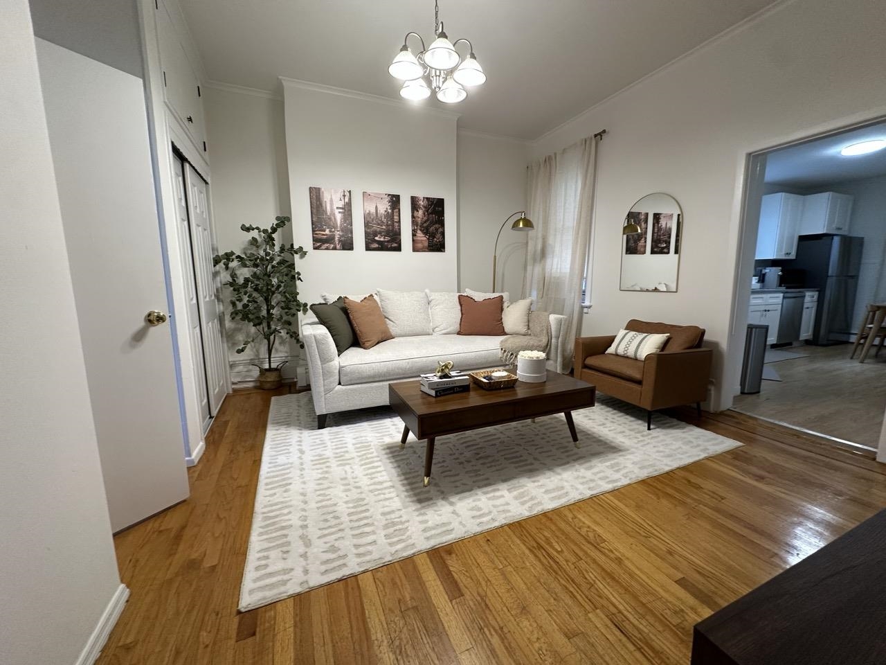 310 BLOOMFIELD ST - Photo 3