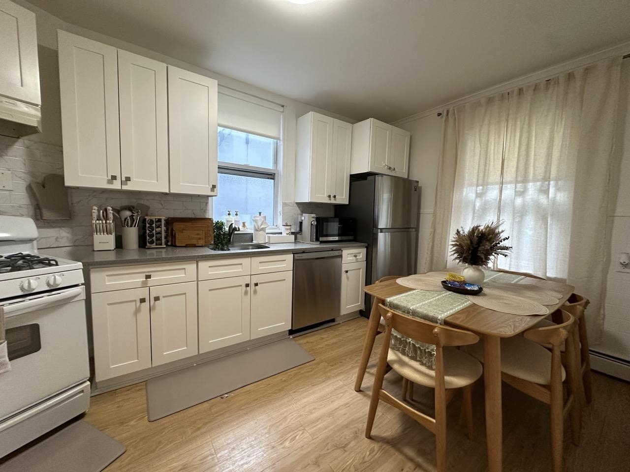 310 BLOOMFIELD ST - Photo 4