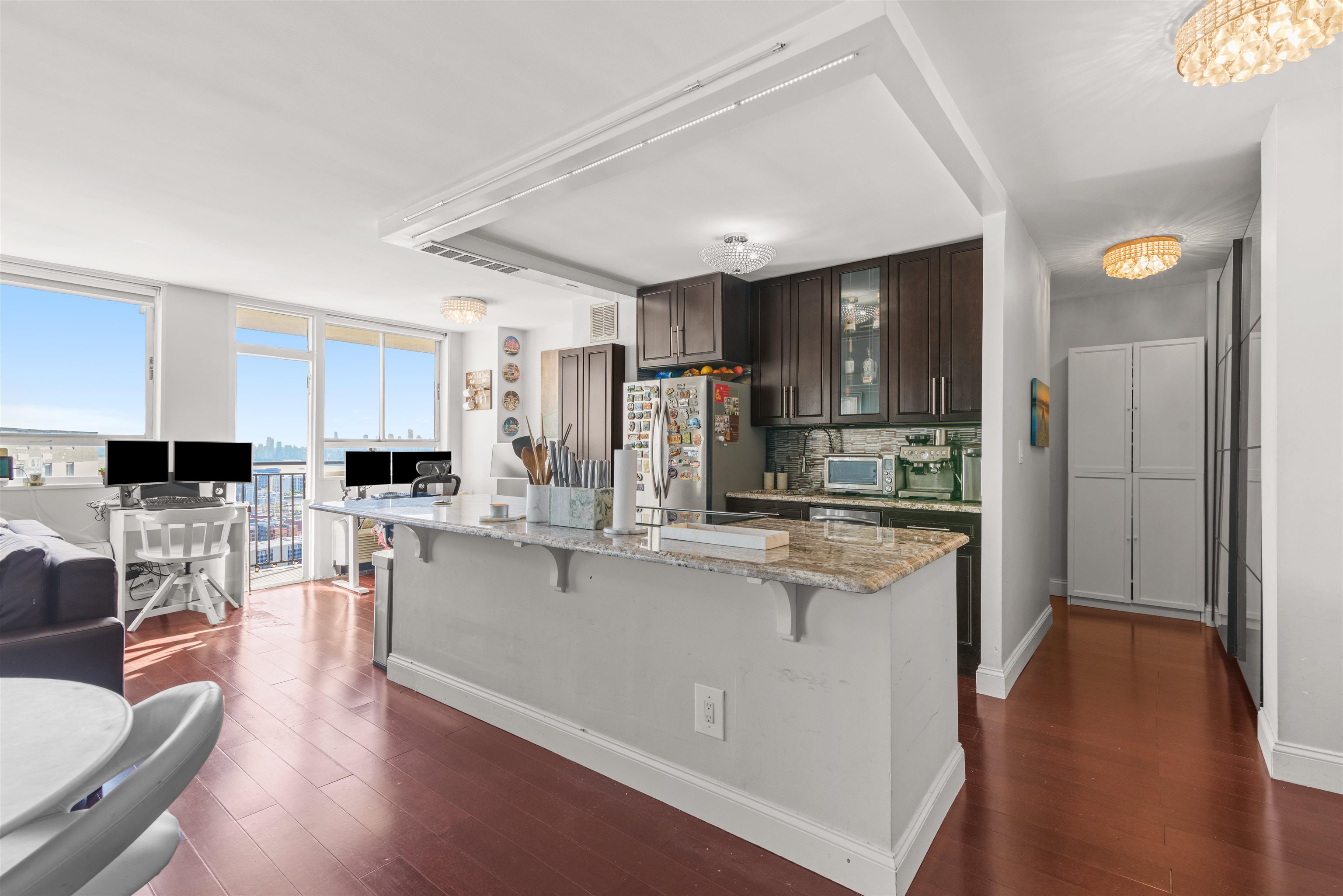 100 MANHATTAN AVE - Photo 2
