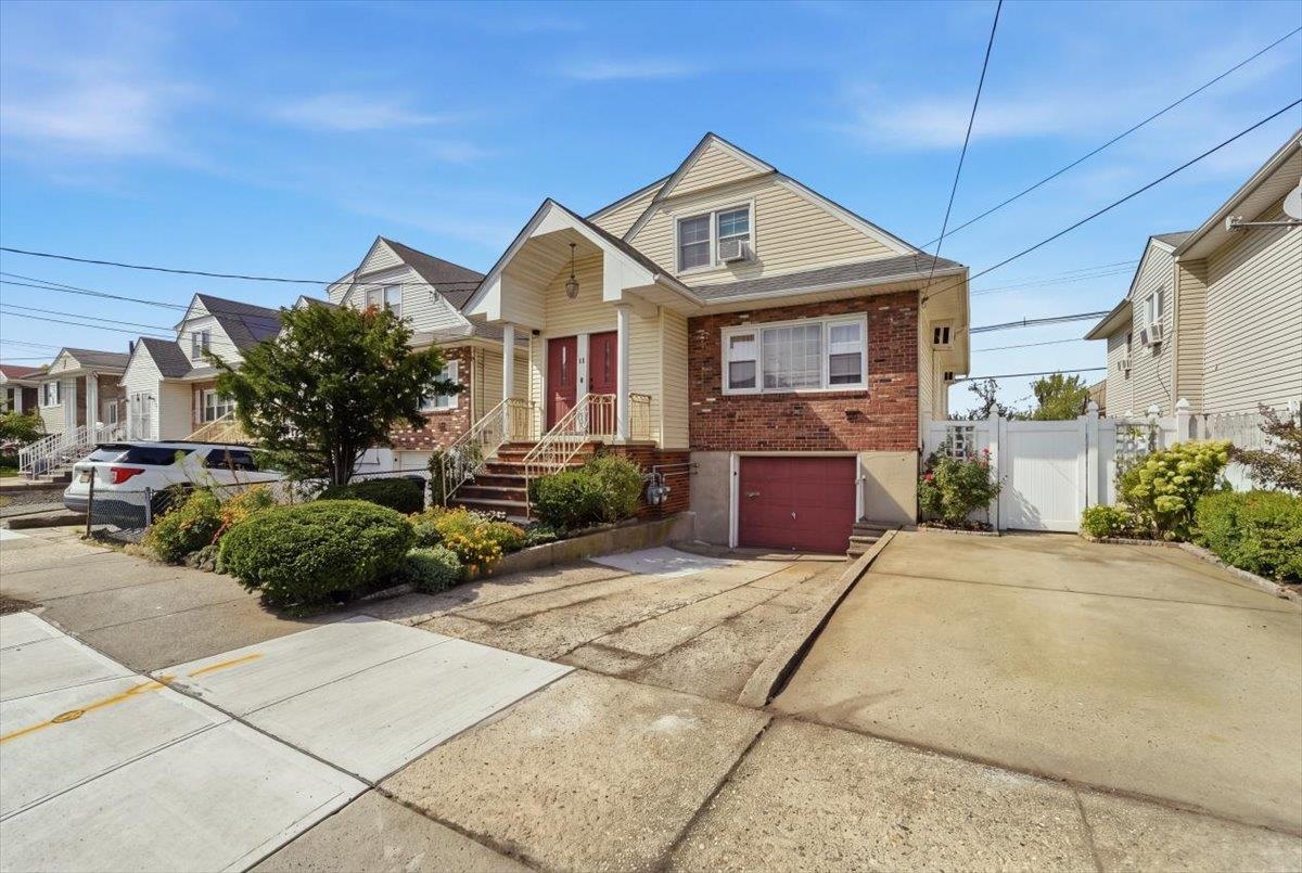 81 COUNTRY VILLAGE RD - Photo 2