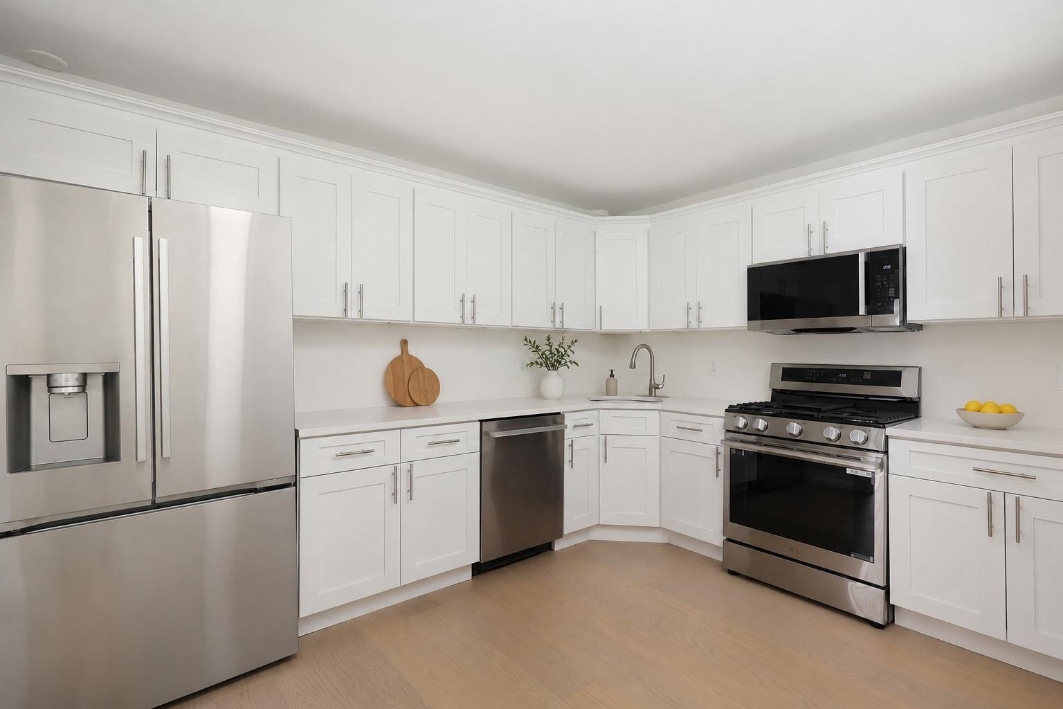33 HOLLY ST - Photo 5