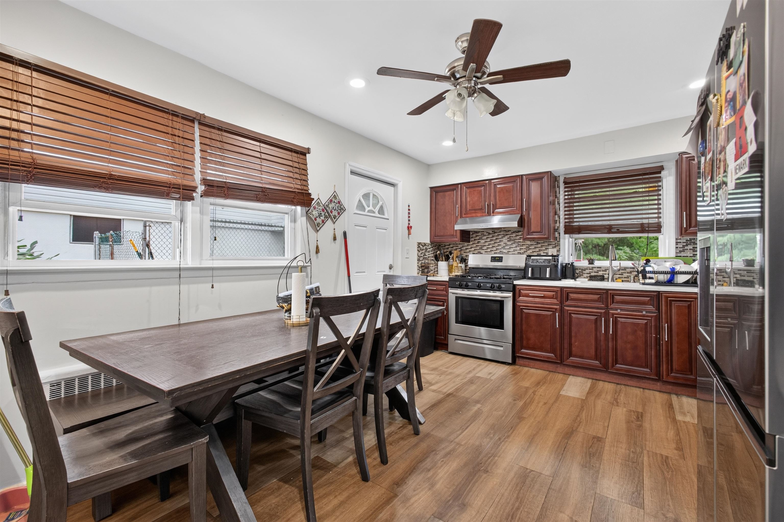 1611 86TH ST - Photo 5
