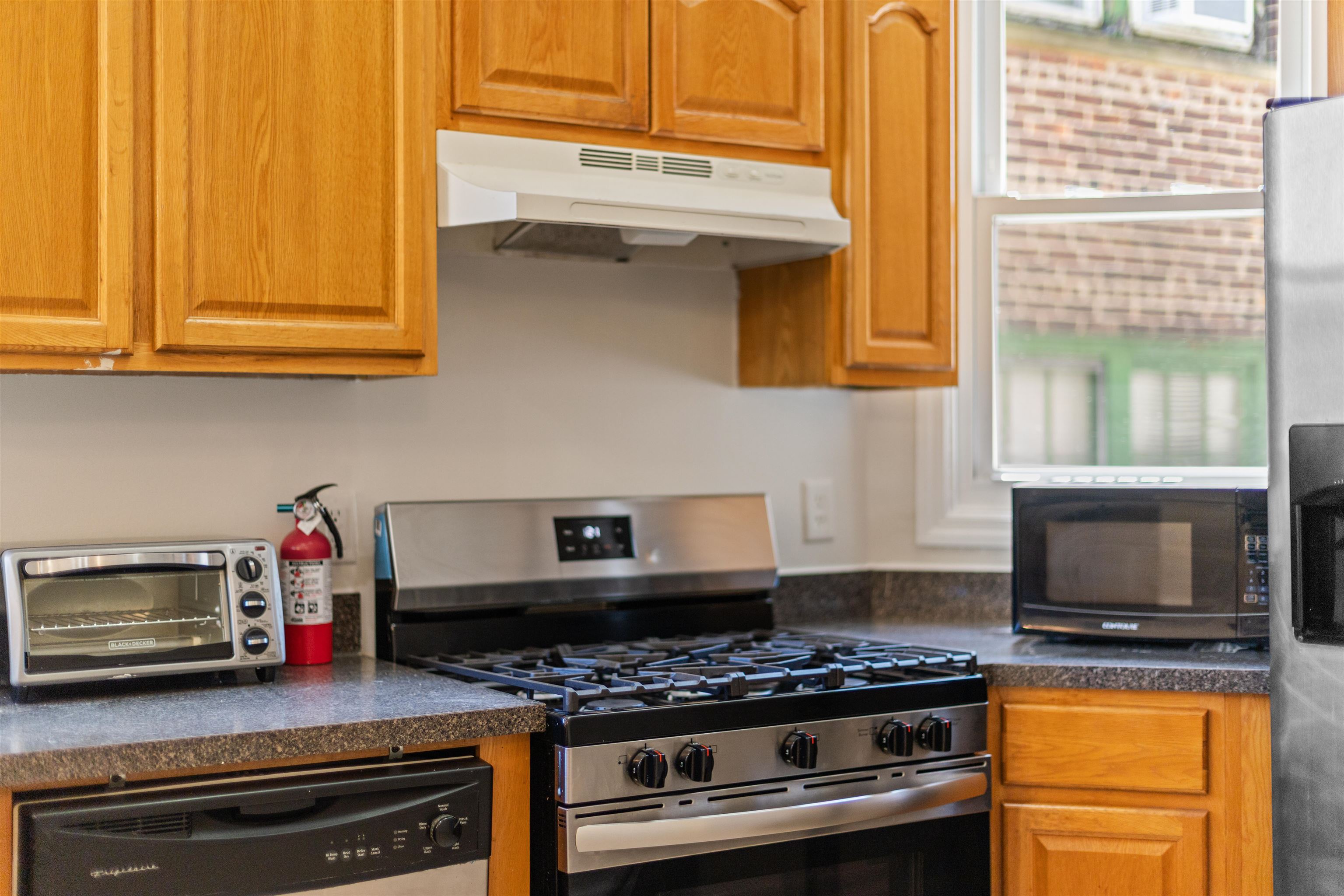 9 SANFORD PL - Photo 2