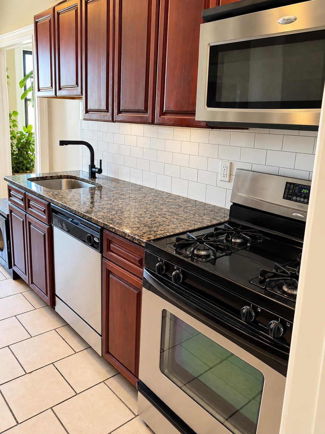 131 KENSINGTON AVE - Photo 4