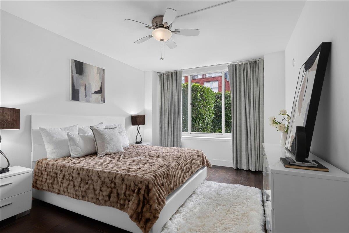 1100 MAXWELL LANE - Photo 2