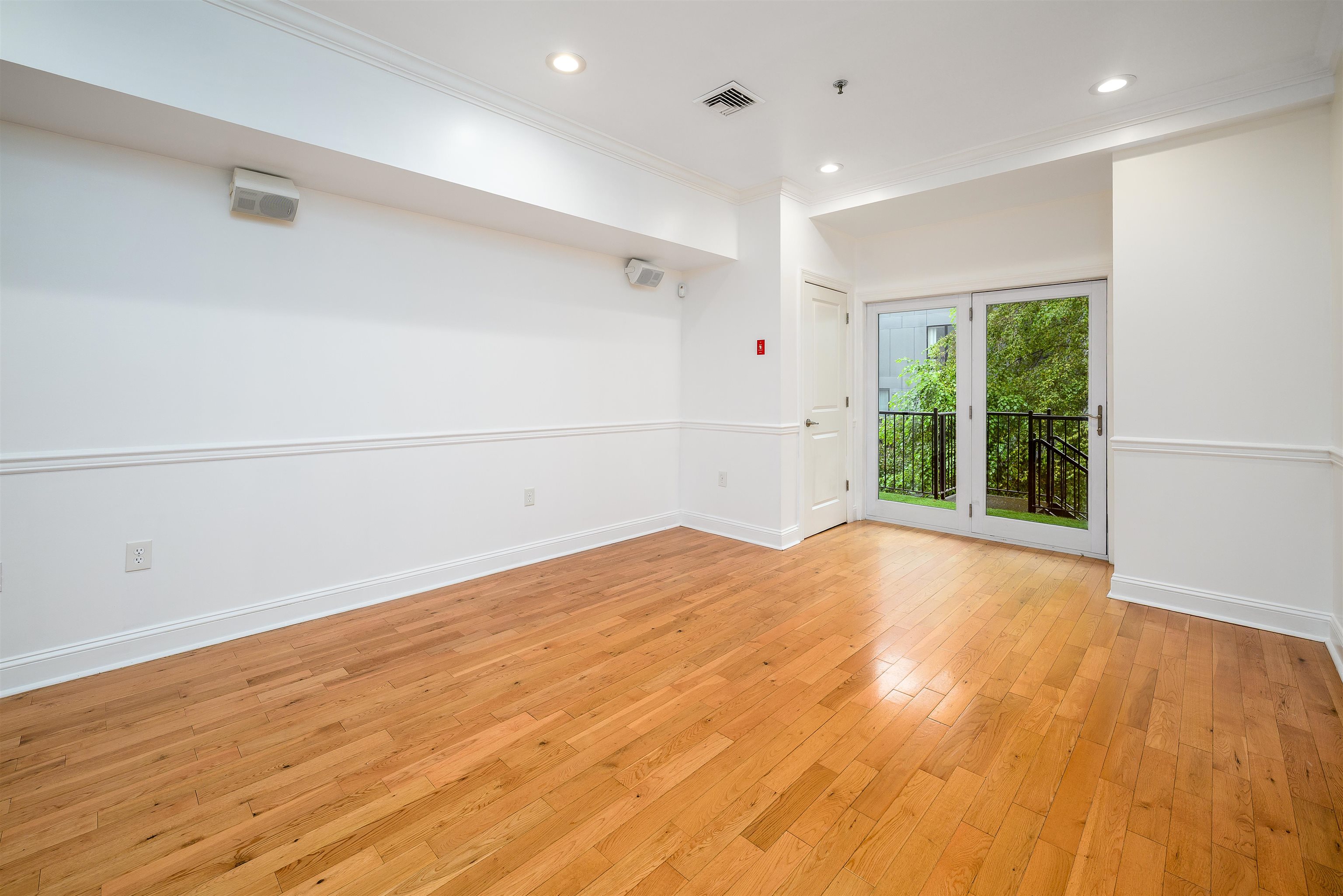 413 MADISON ST - Photo 4
