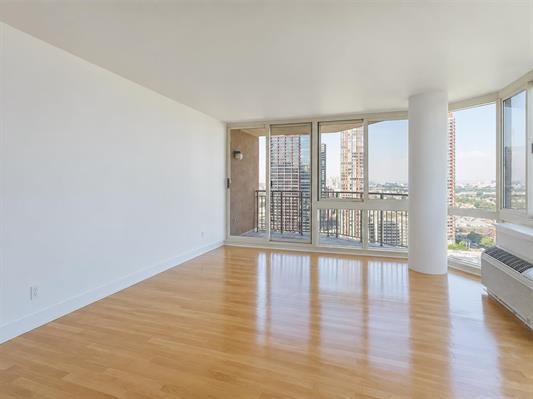 20 2ND ST - Photo 2