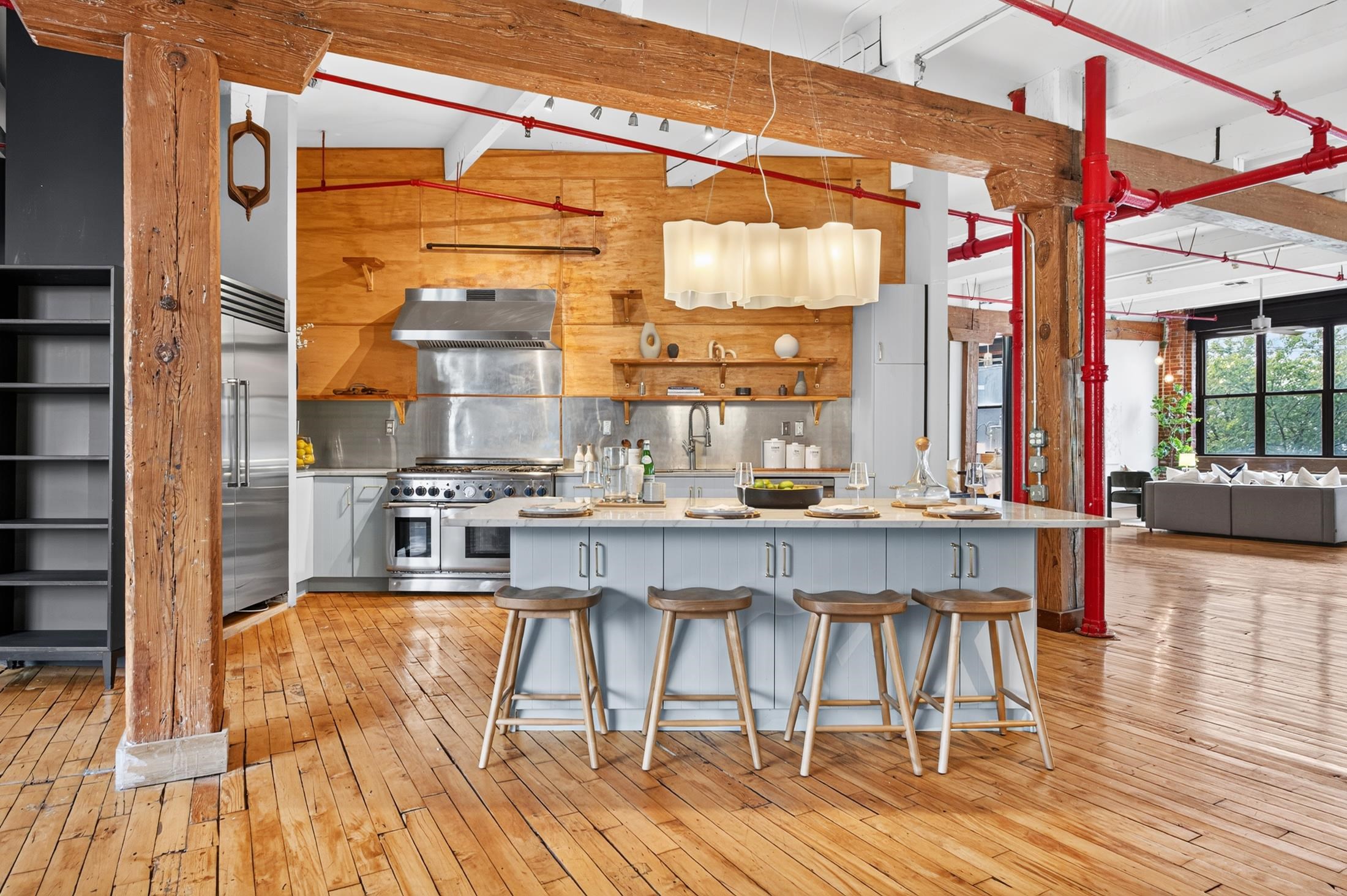 1620 MANHATTAN AVE - Photo 2