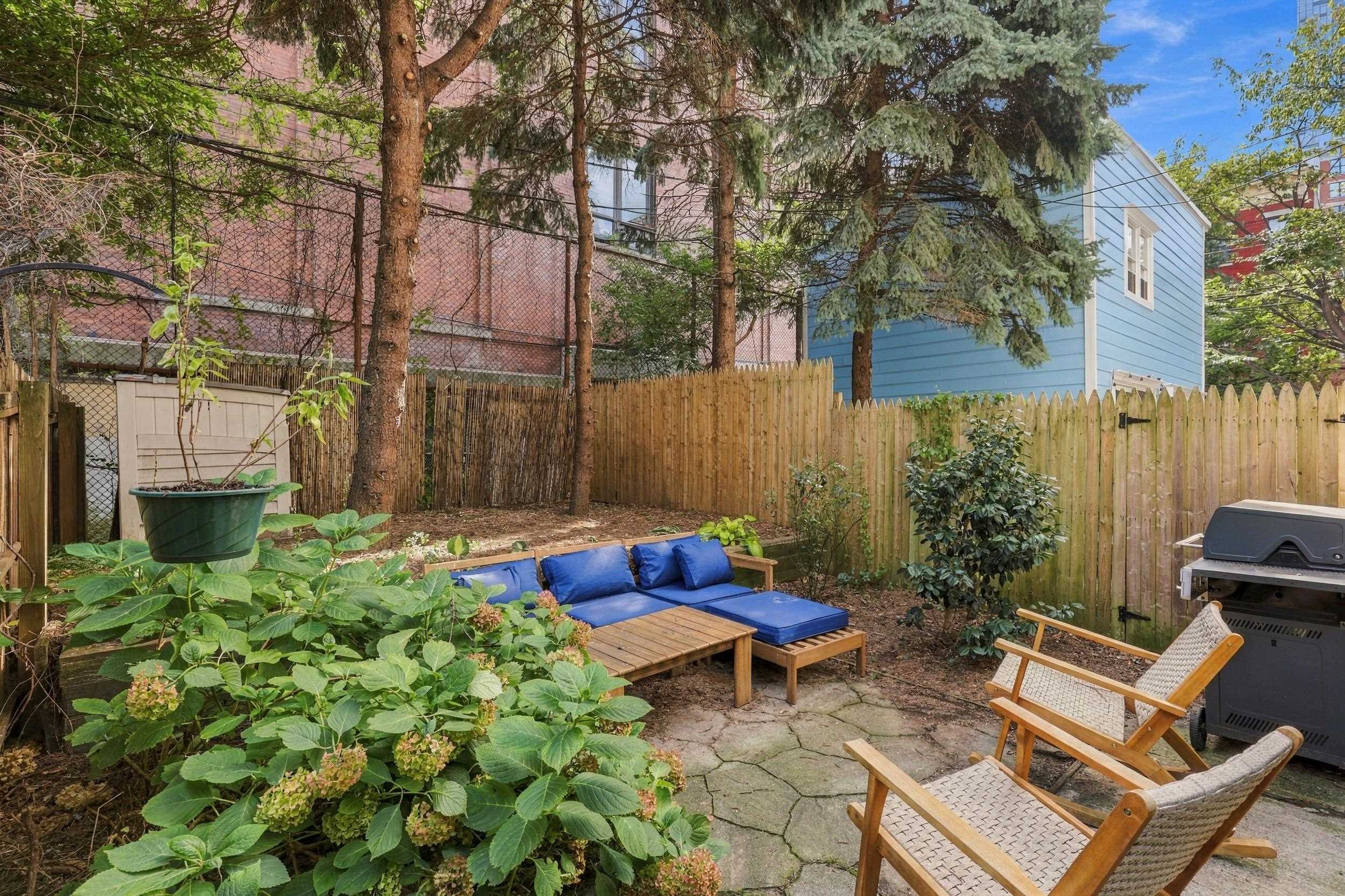 444 JERSEY AVE - Photo 3