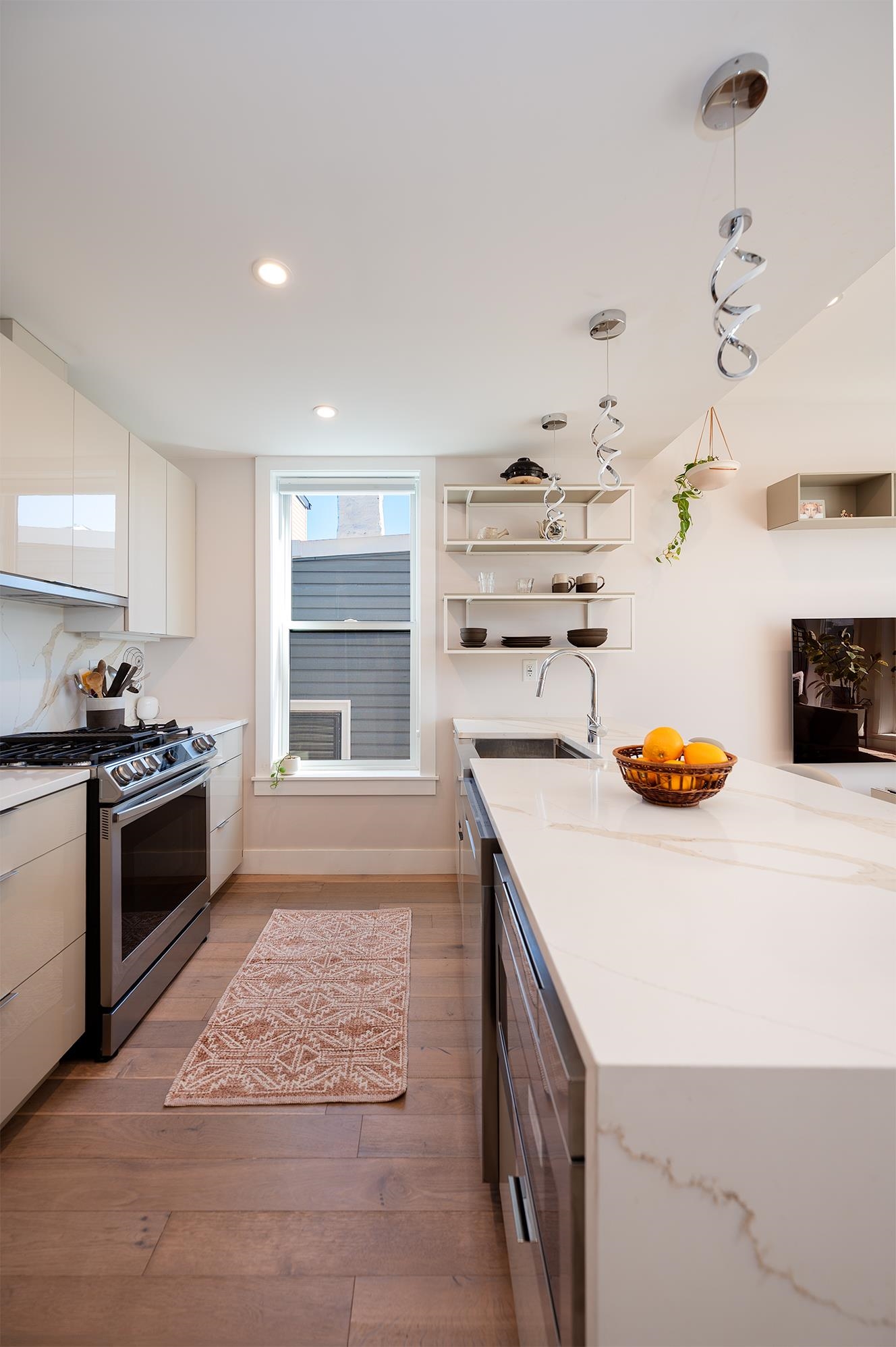 90 FERRY ST - Photo 5